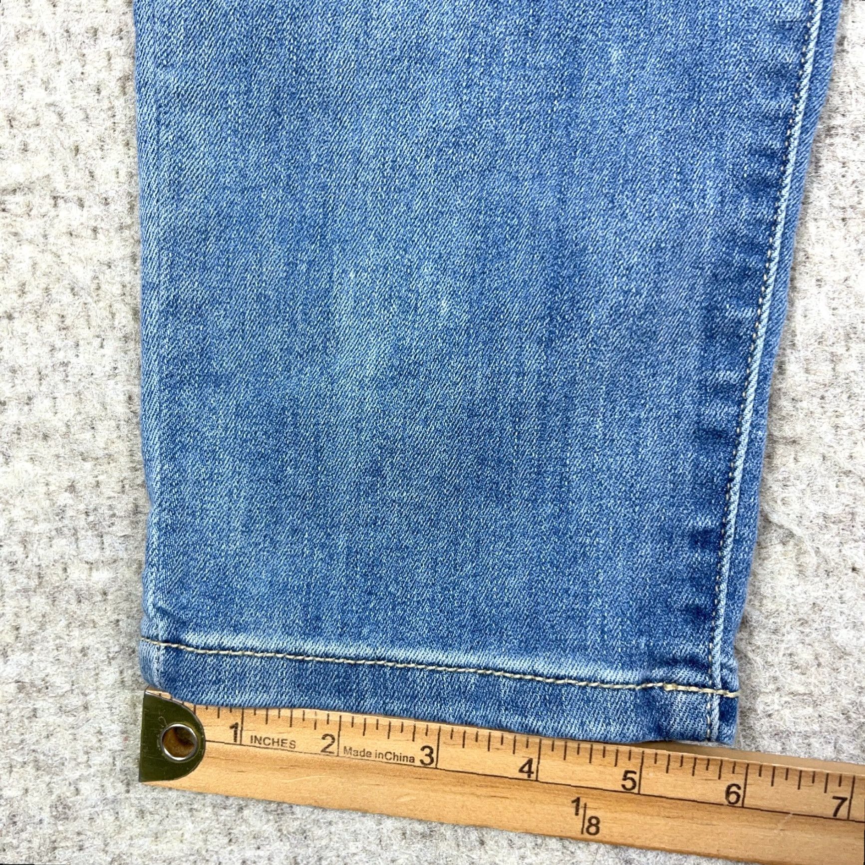 Vintage Judy Blue Jeans Women Relaxed Straight Leg Medium Wash Distressed Stretch 5-Pocket Denim Straight Leg Jeans Womens Boys Girls Size 24" / US 00 / IT 34 - 4 Thumbnail
