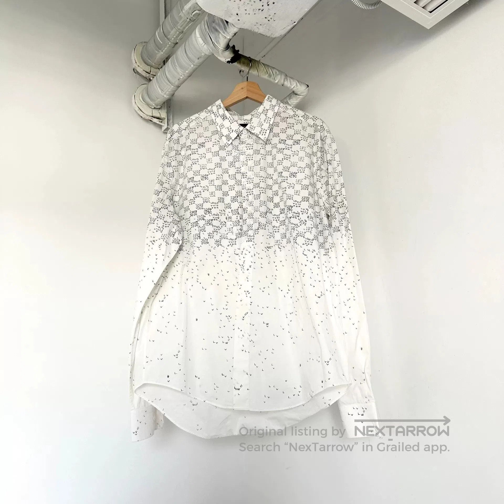 Louis Vuitton Louis Vuitton Airplane Logo Print Shirt. Size US XL / EU 56 / 4 - 1 Thumbnail