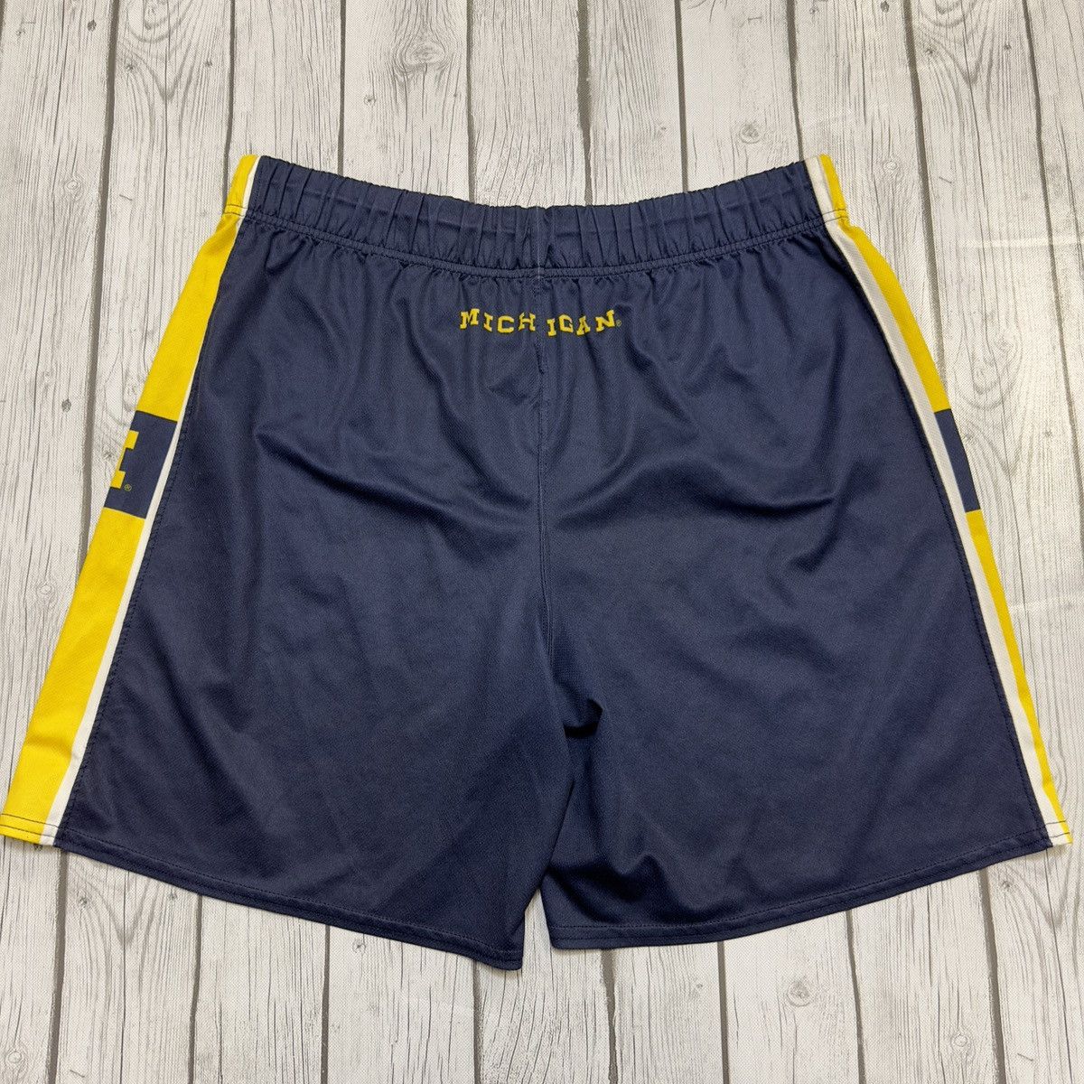 NCAA × Nike × Vintage Vintage Michigan Wolverines shorts Size US 32 / EU 48 - 2 Thumbnail