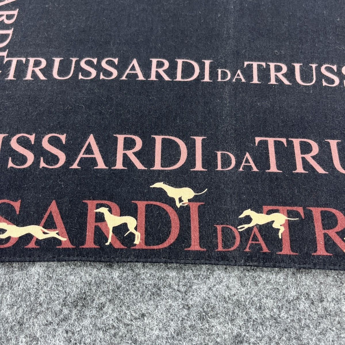 Trussardi × Vintage Trussardi Handkerchief / Bandana / Neckerchief B842 Size ONE SIZE - 5 Thumbnail