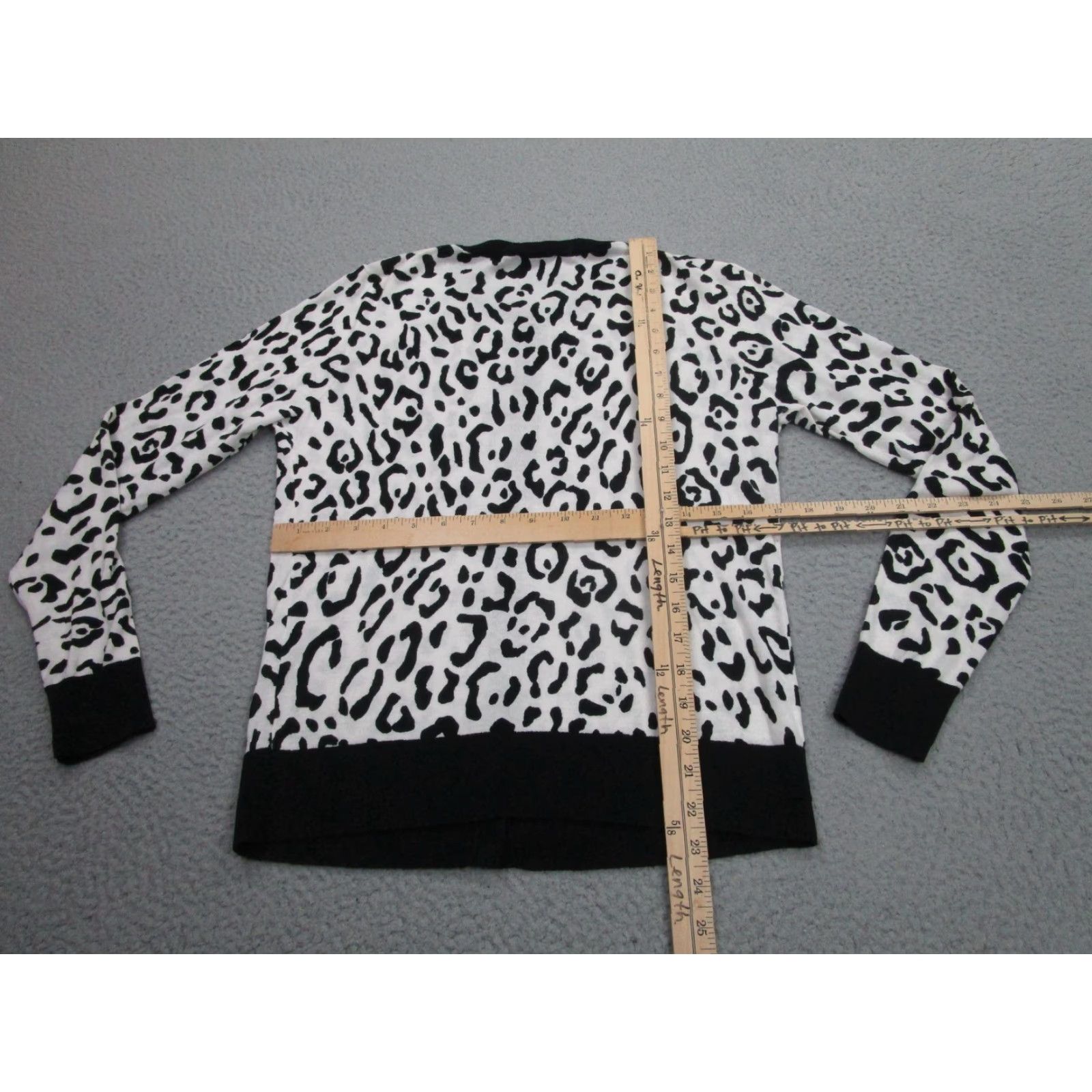 Ann Taylor VINTAGE Ann Taylor Cardigan Sweater Womens M White Leopard Print Crewneck Academia y2k Size M / US 6-8 / IT 42-44 - 6 Thumbnail
