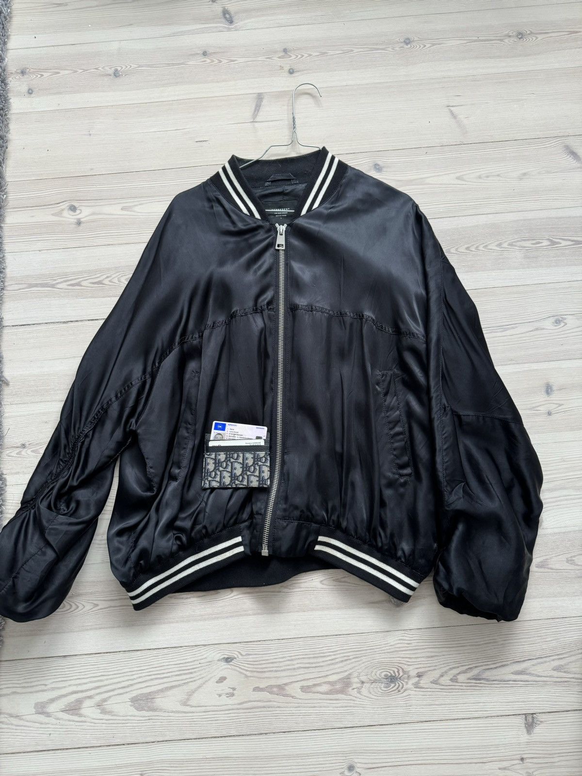 Silk bomber