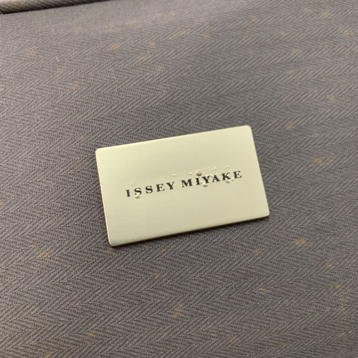 Issey Miyake Issey Miyake Clutch Makeup Bag Size ONE SIZE - 2 Thumbnail