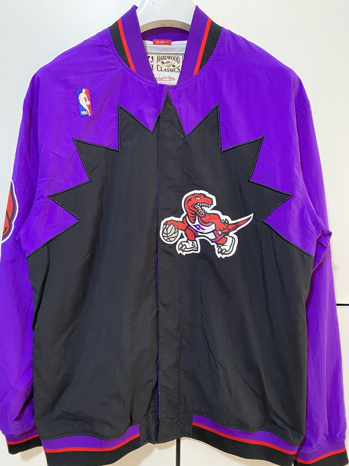 Mitchell & Ness Mitchell & Ness Raptor jacket size XL, black purple, used Size US XL / EU 56 / 4 - 2 Thumbnail