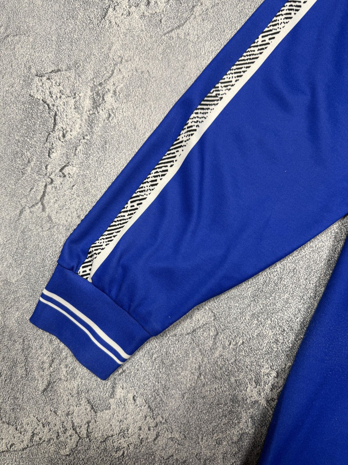 Puma Vintage 90s Puma Lausanne Sports Agip Long sleeve Size US XL / EU 56 / 4 - 15 Thumbnail