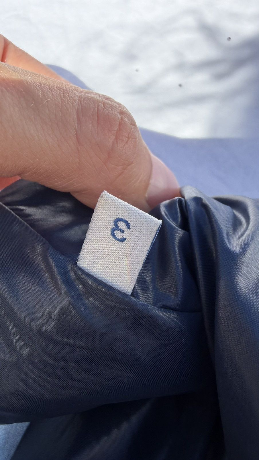Moncler Moncler Glossy Nylon Jacket Navy Size 3 (Fits S/M) Size M / US 6-8 / IT 42-44 - 17 Thumbnail