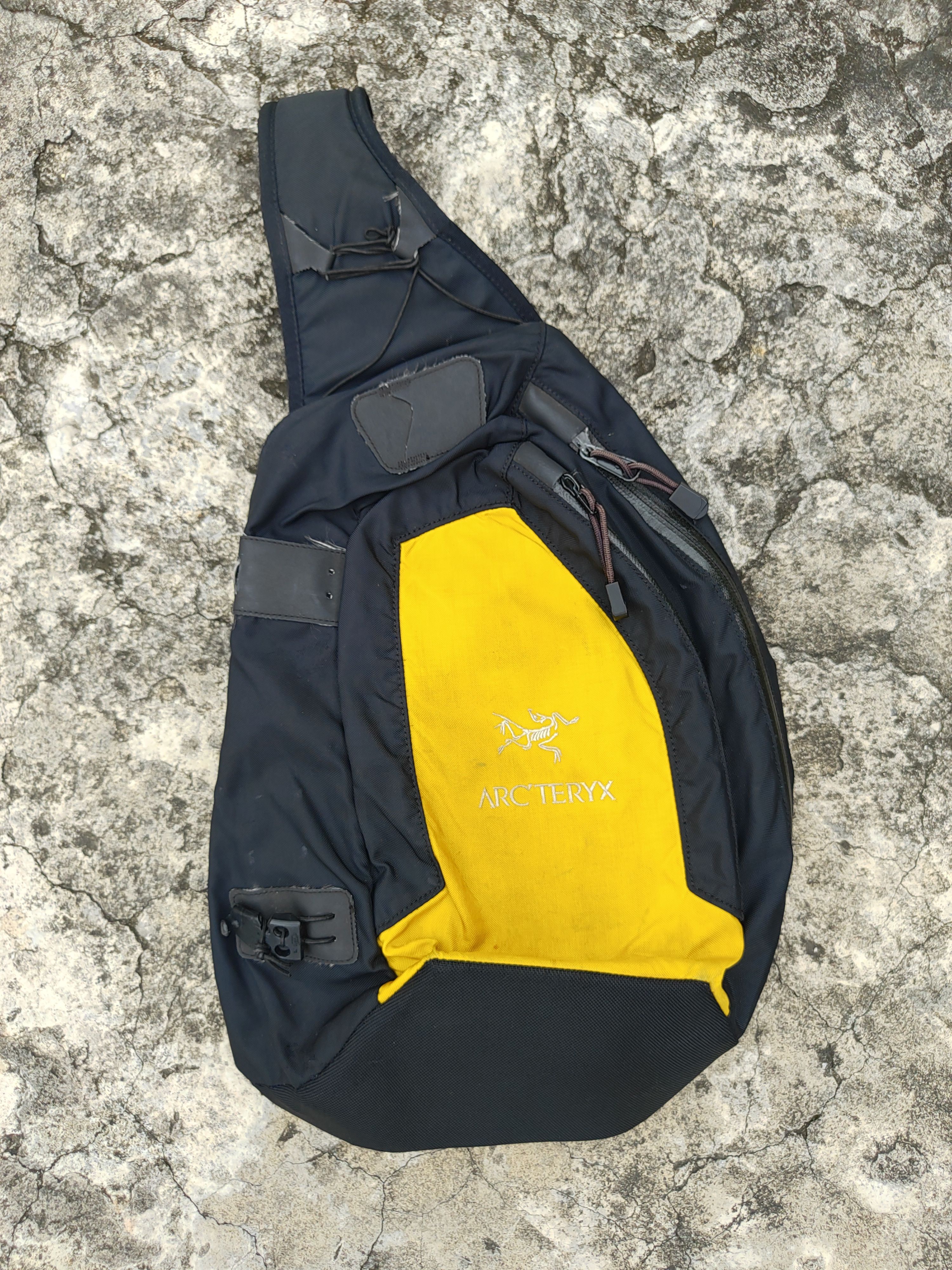 Arc'teryx Arc'teryx Foley Pouch ((ReCUT)) | Grailed