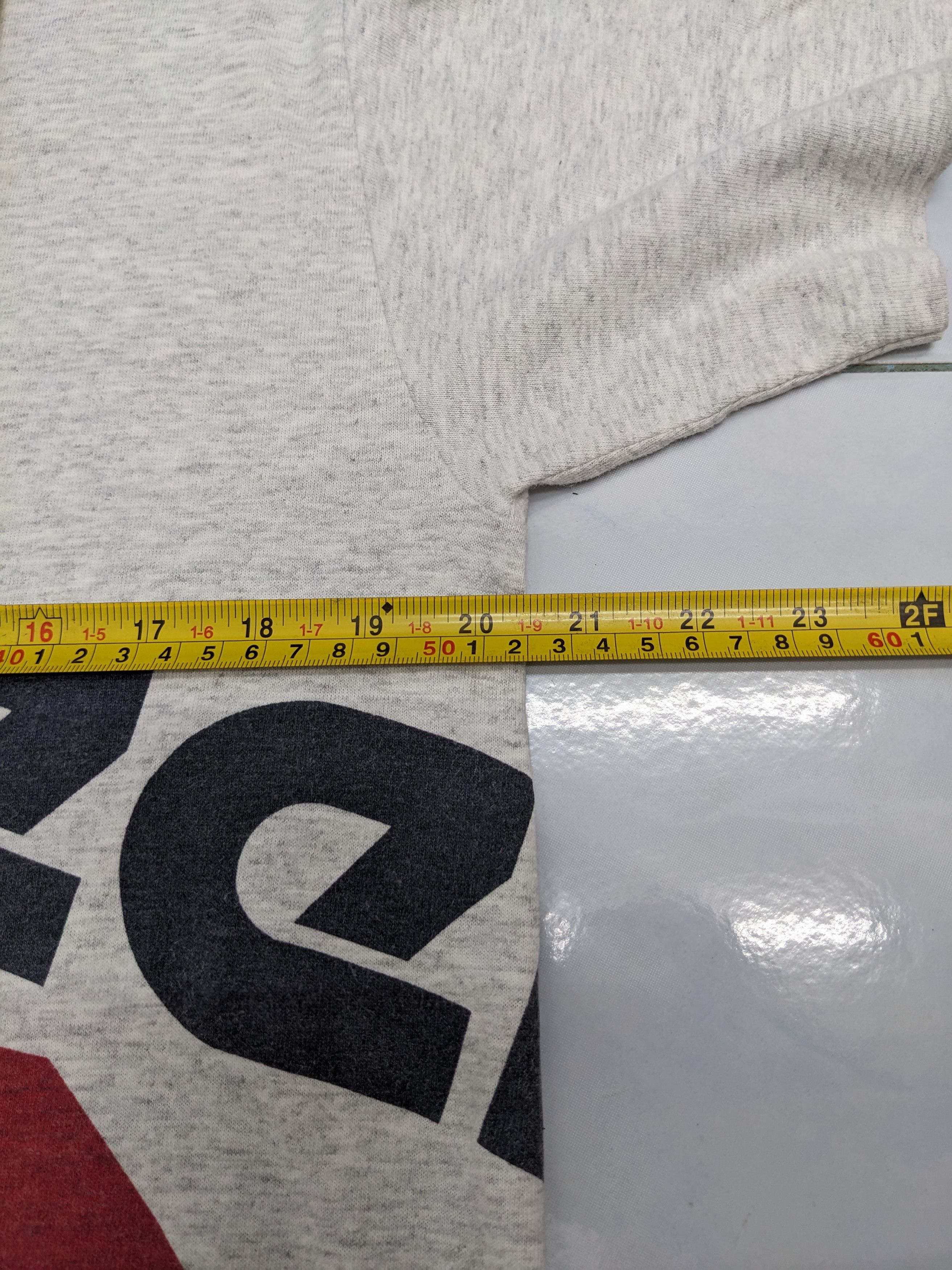 Reebok VINTAGE REEBOK BIG LOGO STREETWEAR TSHIRT Size US XL / EU 56 / 4 - 10 Thumbnail