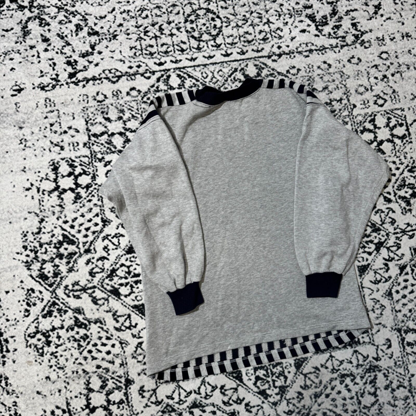 Vintage Vintage Giovanni Gray Black Cotton Crewneck Size M Striped Size US M / EU 48-50 / 2 - 9 Thumbnail