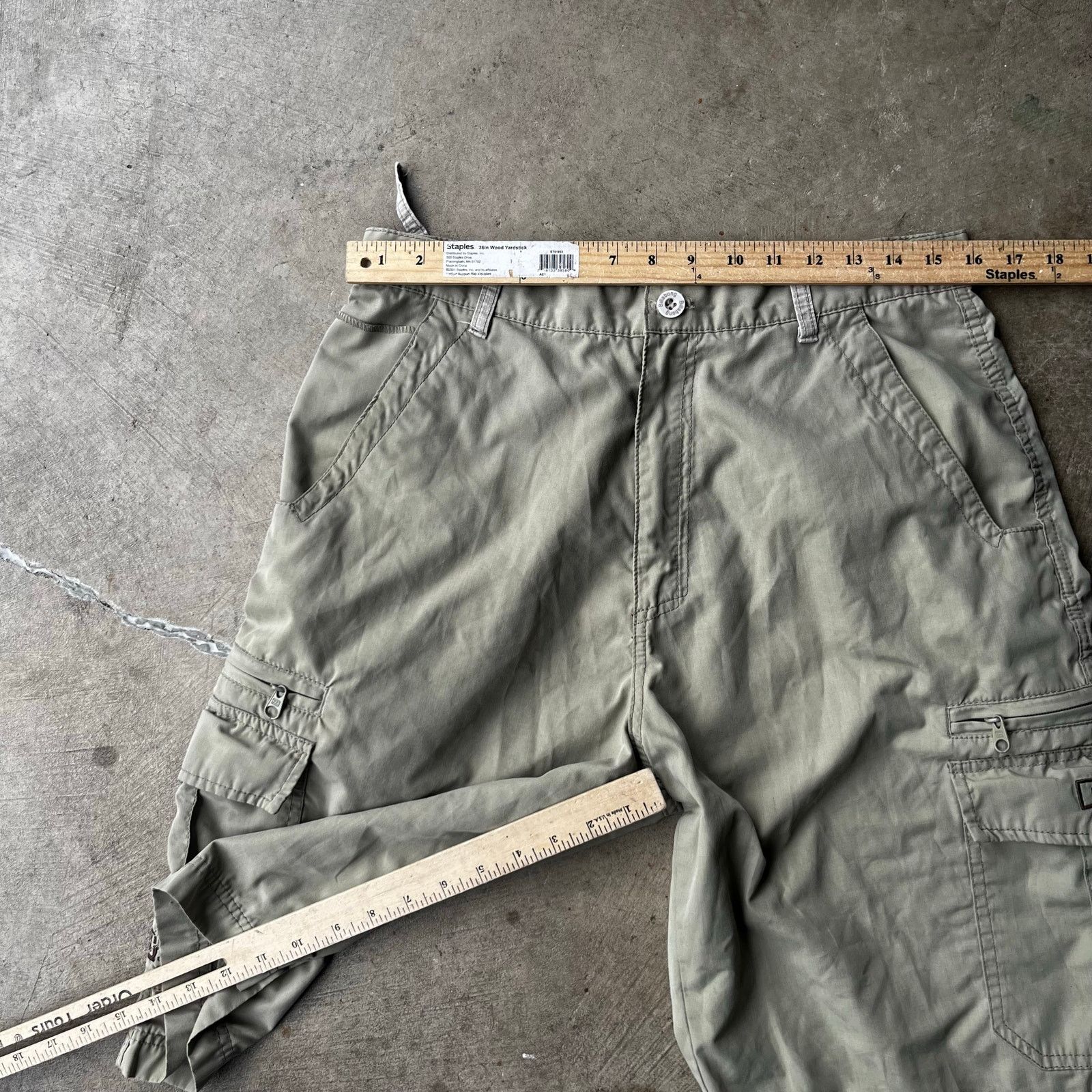 Vintage VINTAGE BILLABONG CARGO SHORTS Y2K 00S SKATE GRUNGE BAGGY 32 Size US 32 / EU 48 - 4 Thumbnail