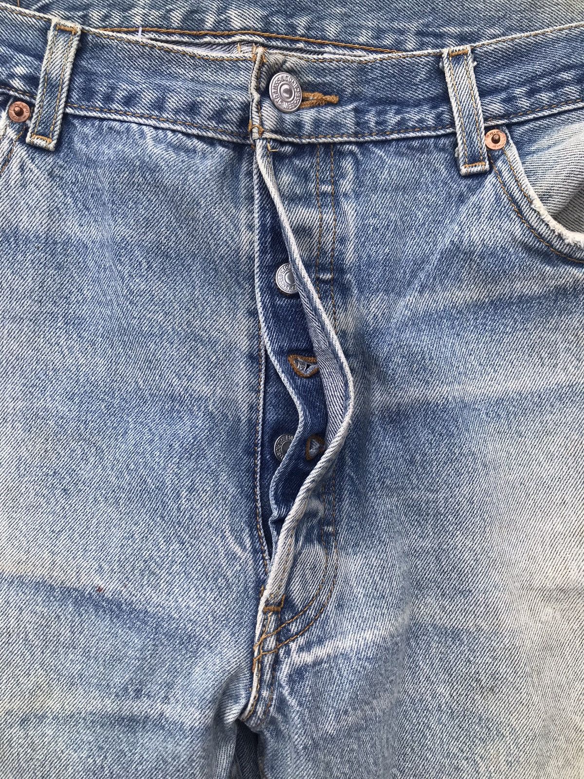 Levi's Vintage Levis 501 Buttonfly Distressed Size US 37 - 8 Thumbnail