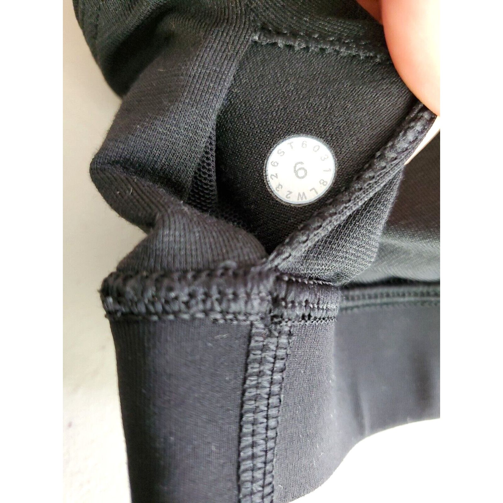 Lululemon Lululemon Energy Sports Bra Women 6 XS Black Lightly Padded Size ONE SIZE - 9 Thumbnail