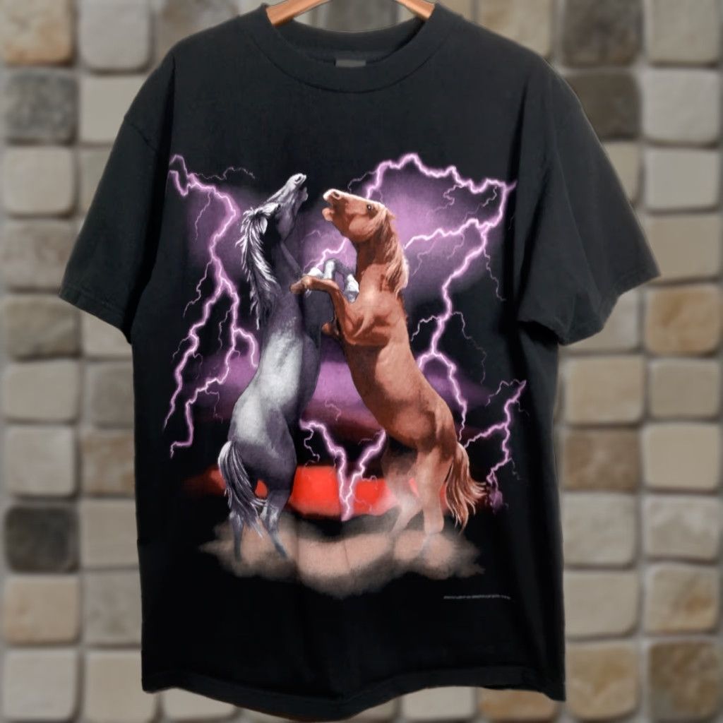 Vintage VINTAGE 3D Emblem Shirt Men XL Graphic Horses Fighting USA Made T-Shirt Black Short Sleeve Crew Neck - Adult XL Mens Graphic Tee Size US XL / EU 56 / 4 - 1 Thumbnail