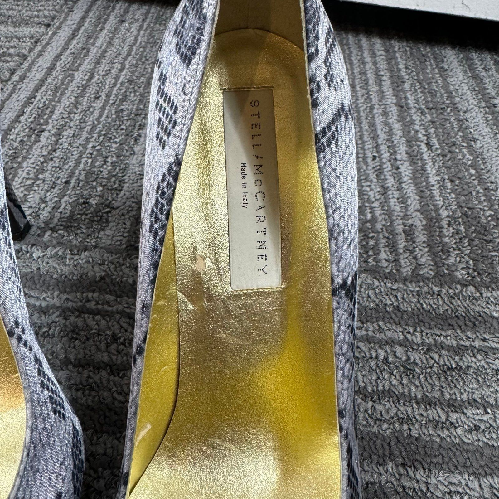 Stella McCartney Stella McCartney gray snake print canvas stiletto heels. S Size US 7.5 / IT 37.5 - 7 Thumbnail