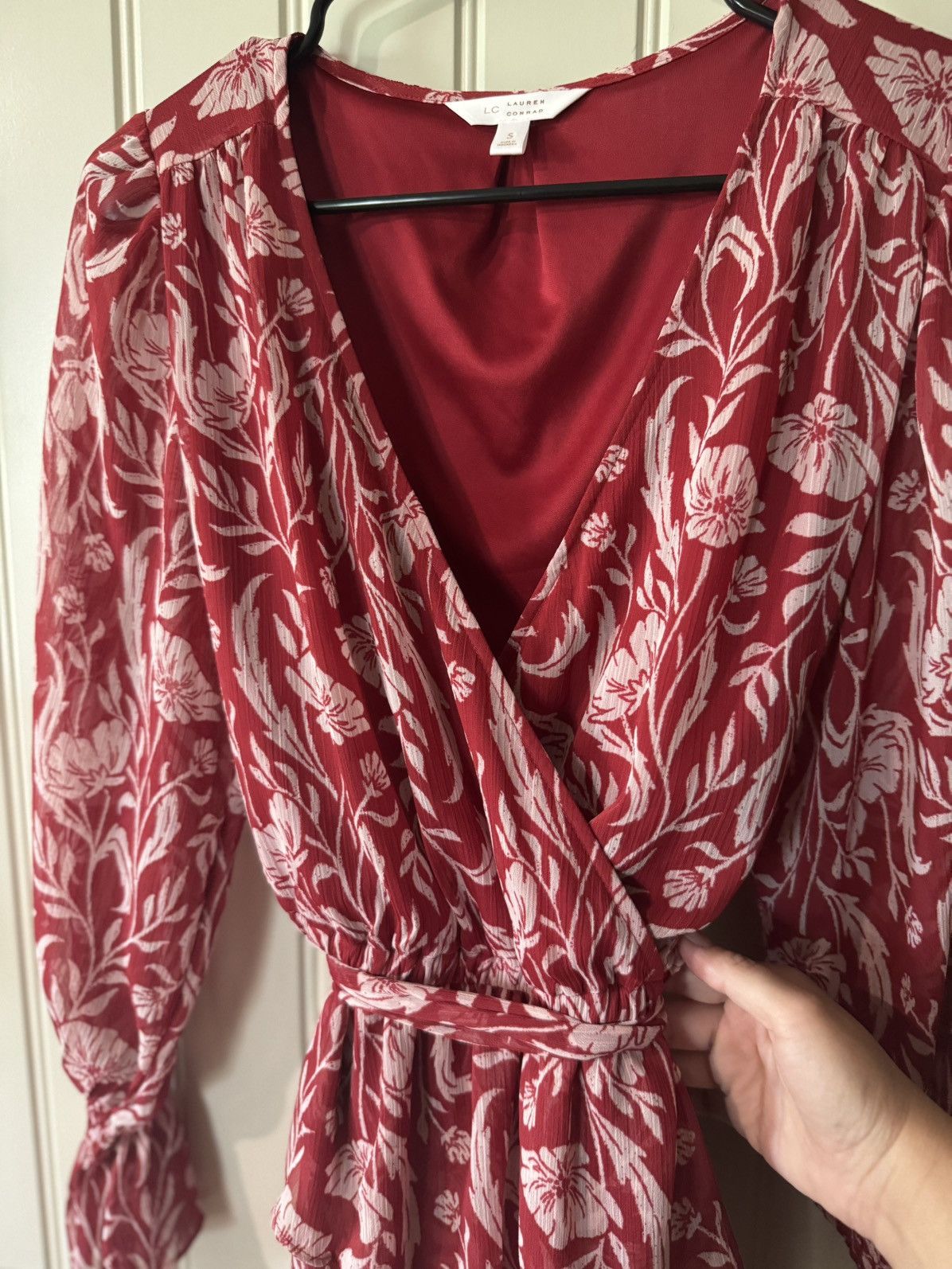 Lauren Conrad LAUREN CONRAD Red/Cream Floral Wrap Dress, Belted Size S / US 4 / IT 40 - 13 Thumbnail