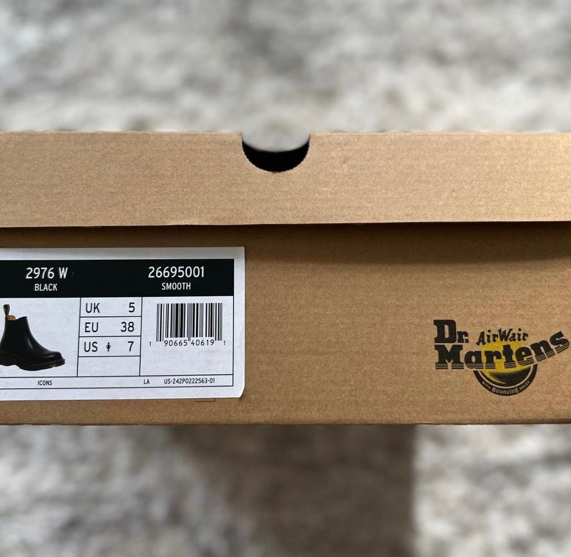 Dr. Martens Dr. Martens Womens Airwair 1460 Slip Resistant Boots NEW Size US 7 / IT 37 - 8 Thumbnail