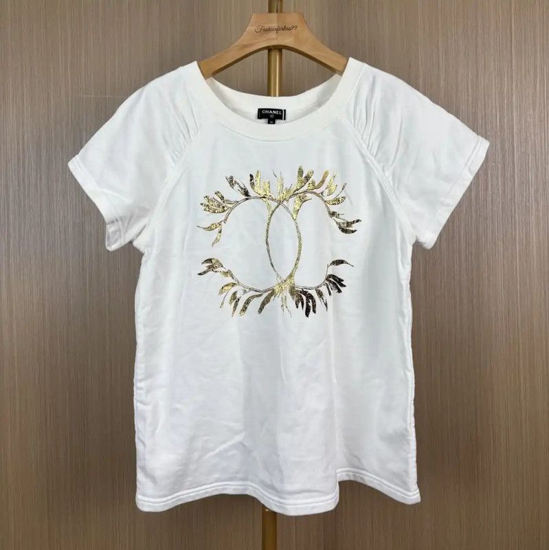 Chanel Chanel White Cotton T-Shirt with Gold Print 0089 Size M / US 6-8 / IT 42-44 - 1 Thumbnail
