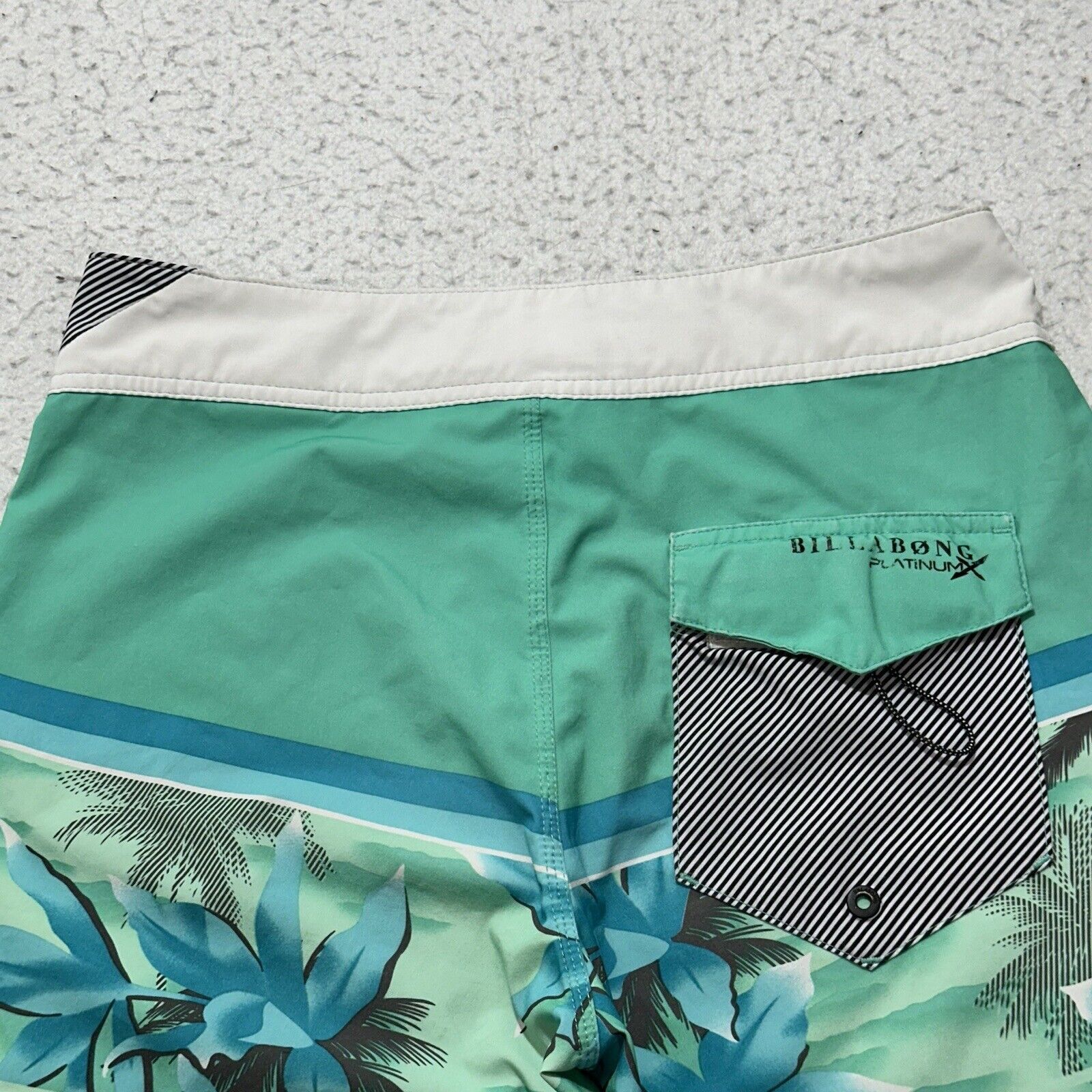 Billabong Billabong Platinum 28 Mint Green Palm Tree Swim Trunks Size US 28 / EU 44 - 9 Thumbnail