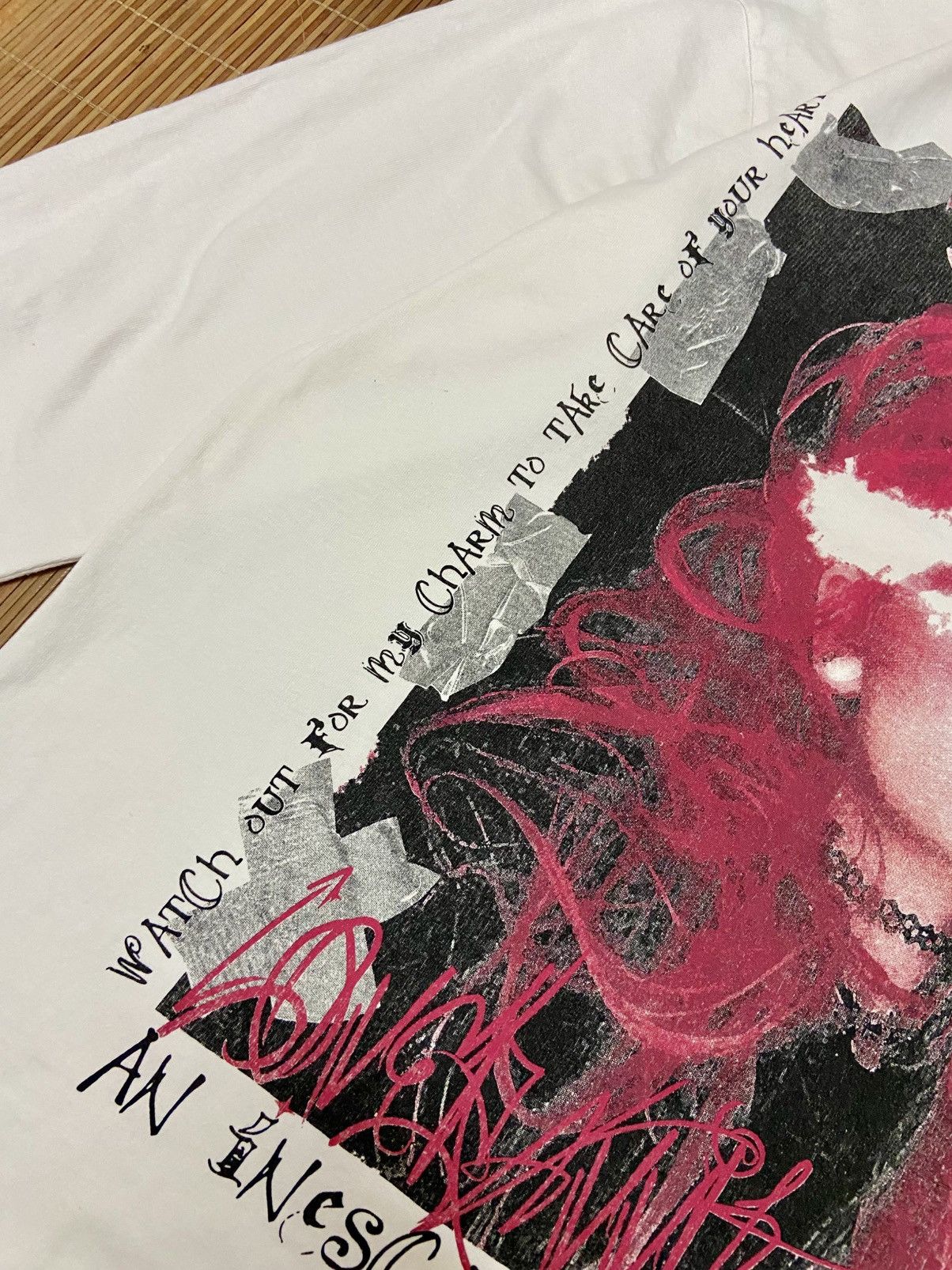 Other KIRIN STRANGE BUNNY GIRL GRAPHICS TEE Size US L / EU 52-54 / 3 - 10 Thumbnail