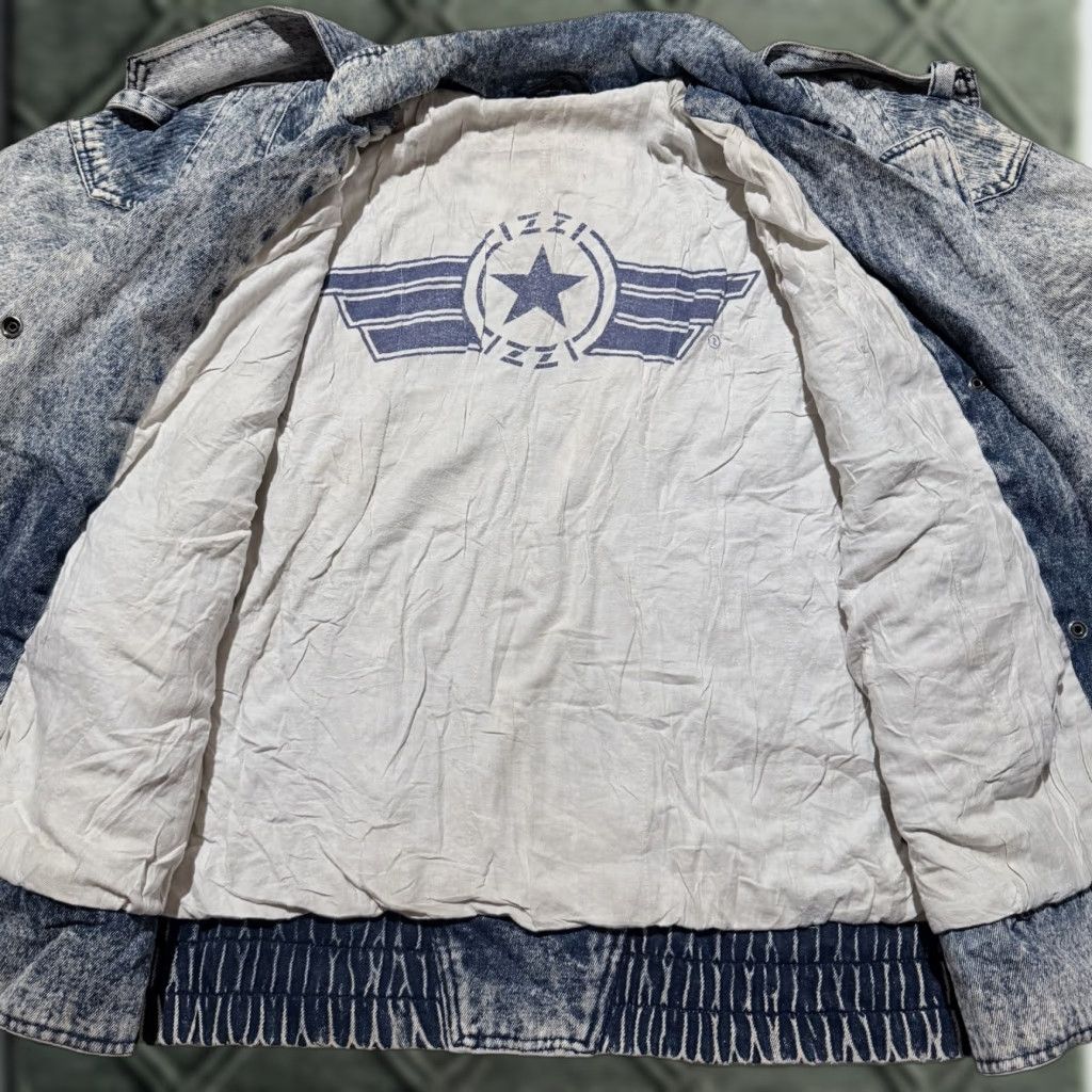 Denime VINTAGE Izzi Puffer Jacket Women's Blue Acid Wash Denim Frayed Cuffs Retro XL Jacket - Denim Blue Puffer Women's Izzi Vintage 90s Retro Size XL / US 12-14 / IT 48-50 - 1 Thumbnail