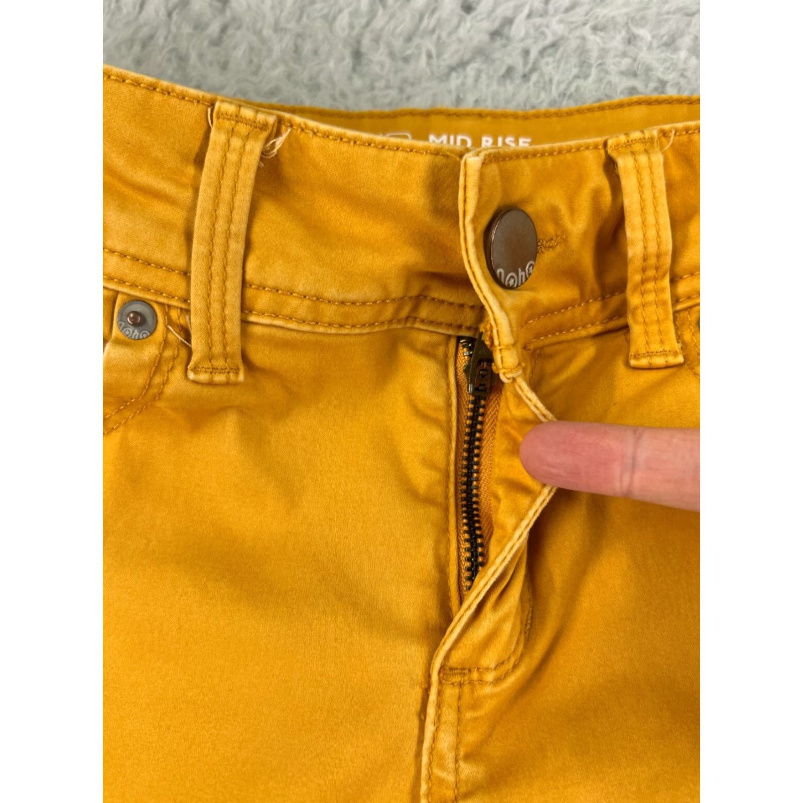 Vintage No Boundaries Jeans Women Denim 5-Pocket Straight Leg Mid Rise 28x27 Yellow Adult Regular 28in 11 90s Cowboy Southwestern Mens Womens Girls? Size 32" / US 10 / IT 46 - 5 Thumbnail