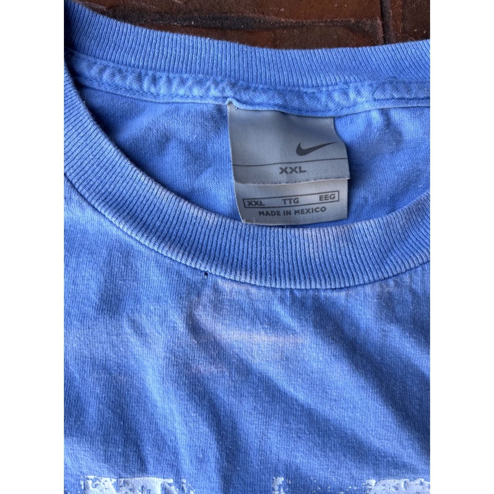 Nike VINTAGE Nike Athletic Center Swoosh Essential T-Shirt 2XL Shirt Adult 2XL Blue Nike 90s Graphic Print Mens Womens Size US XXL / EU 58 / 5 - 2 Thumbnail