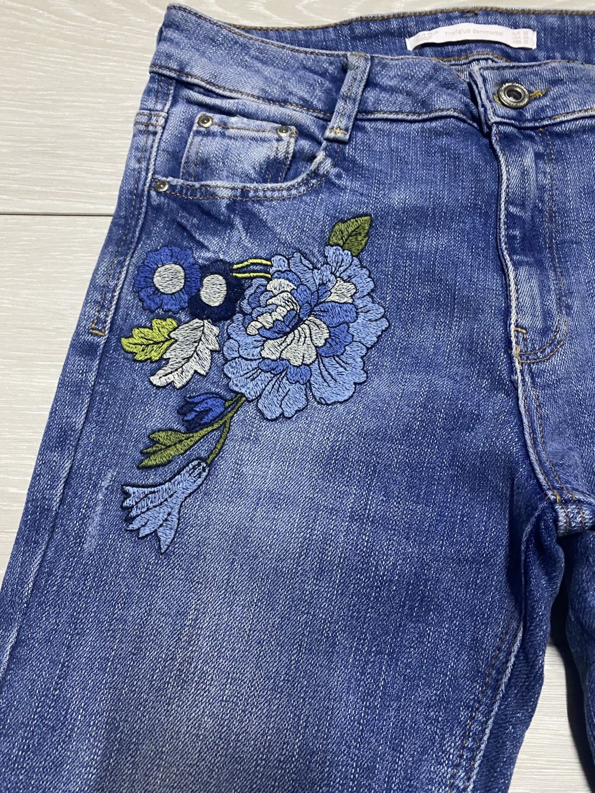Rhude × Zara Zara Trafaluc Denim Wear Strech Embroidered Frayer Leg Jeans Size 26" / US 2 / IT 38 - 7 Thumbnail