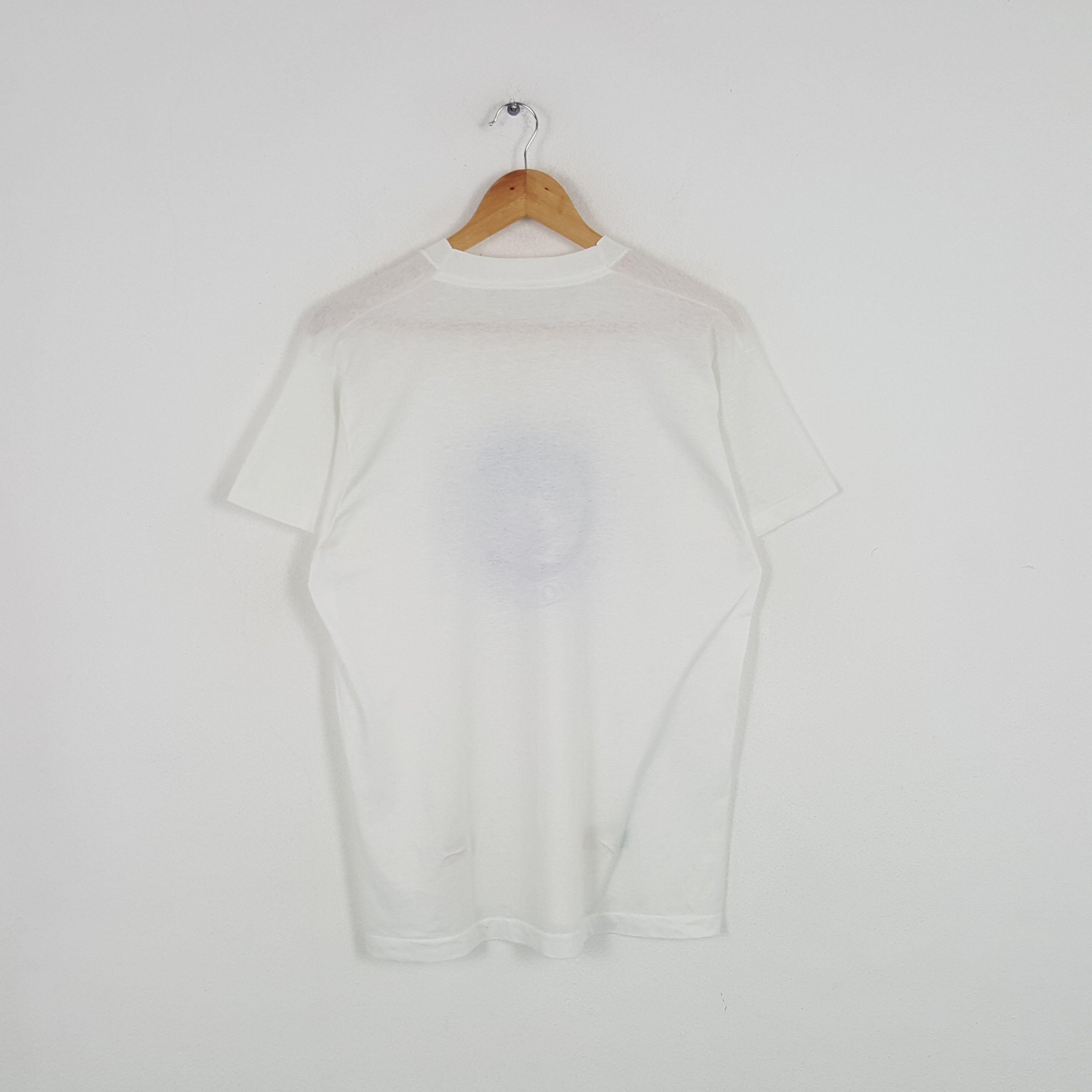 Vintage Vintage United National American Style Logo Tshirt Size US M / EU 48-50 / 2 - 3 Thumbnail