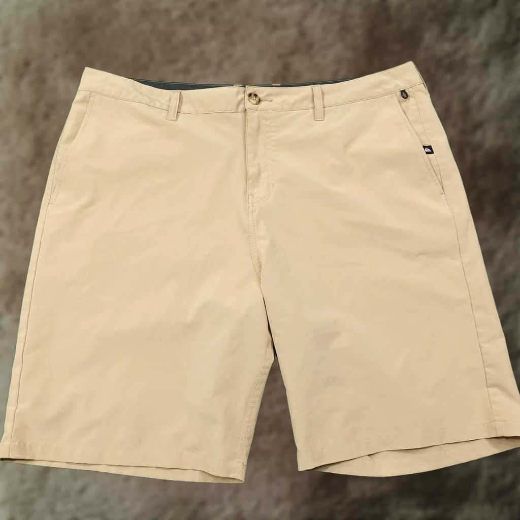 Quiksilver Quiksilver Shorts Mens 38 Beige Amphibian DryFlight Quick Dry 9 Inseam Chino Casual Travel Pocket Logo Mens Size US 38 / EU 54 - 1 Thumbnail