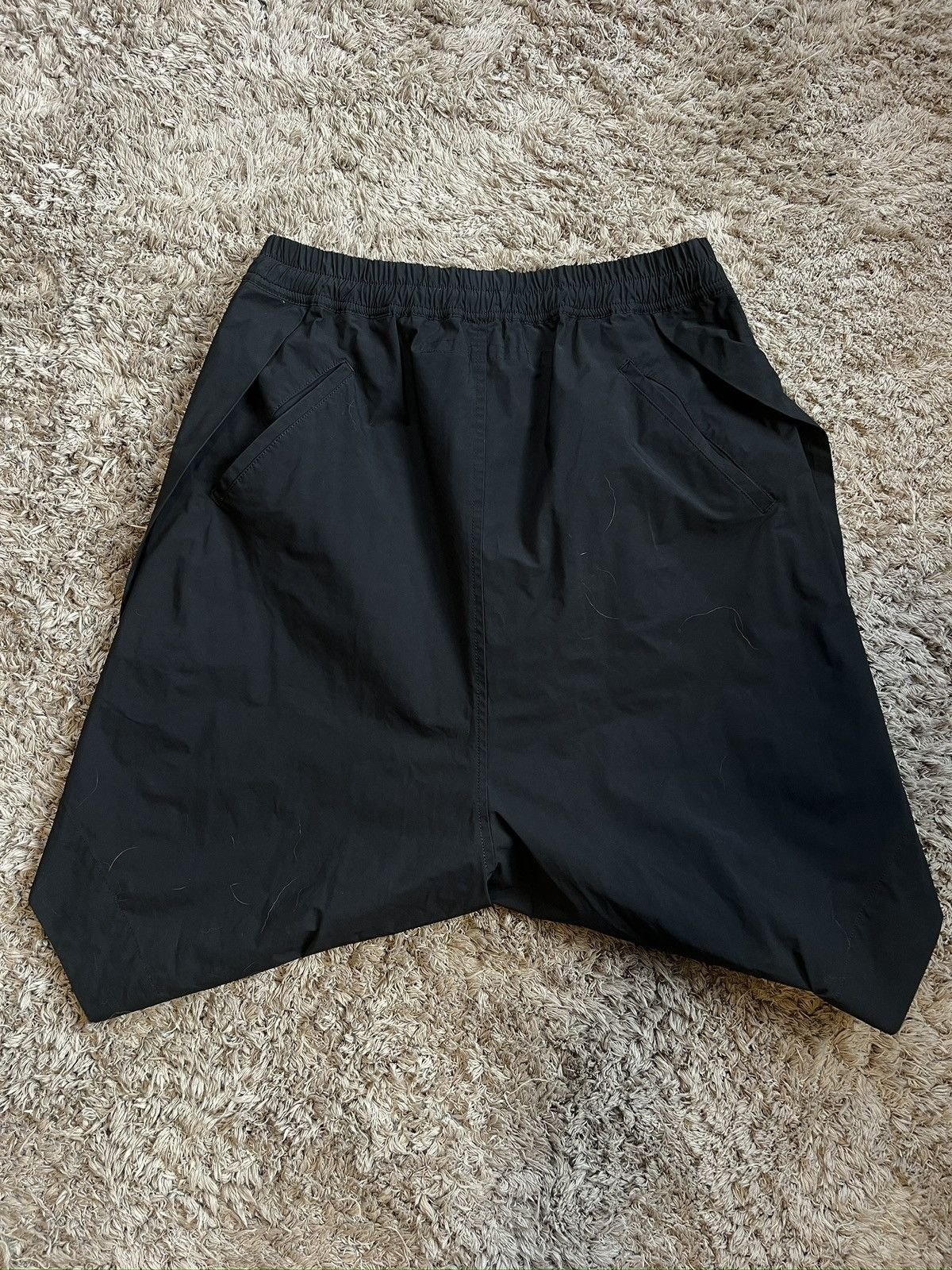 Julius NILOS SPRING SUMMER 2017 INFLAMMATORS BLACK TAFFETA SHORTS Size US 33 - 4 Thumbnail