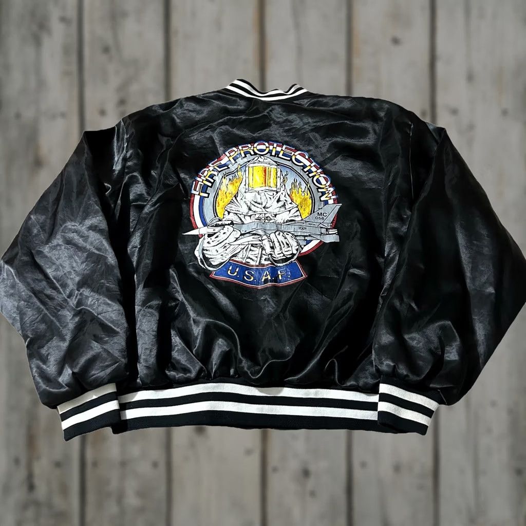 Vintage VINTAGE Swingster Satin Jacket Bomber 90s Macdill Air Force Base Fire Protection Black XL Men Size US XL / EU 56 / 4 - 1 Thumbnail