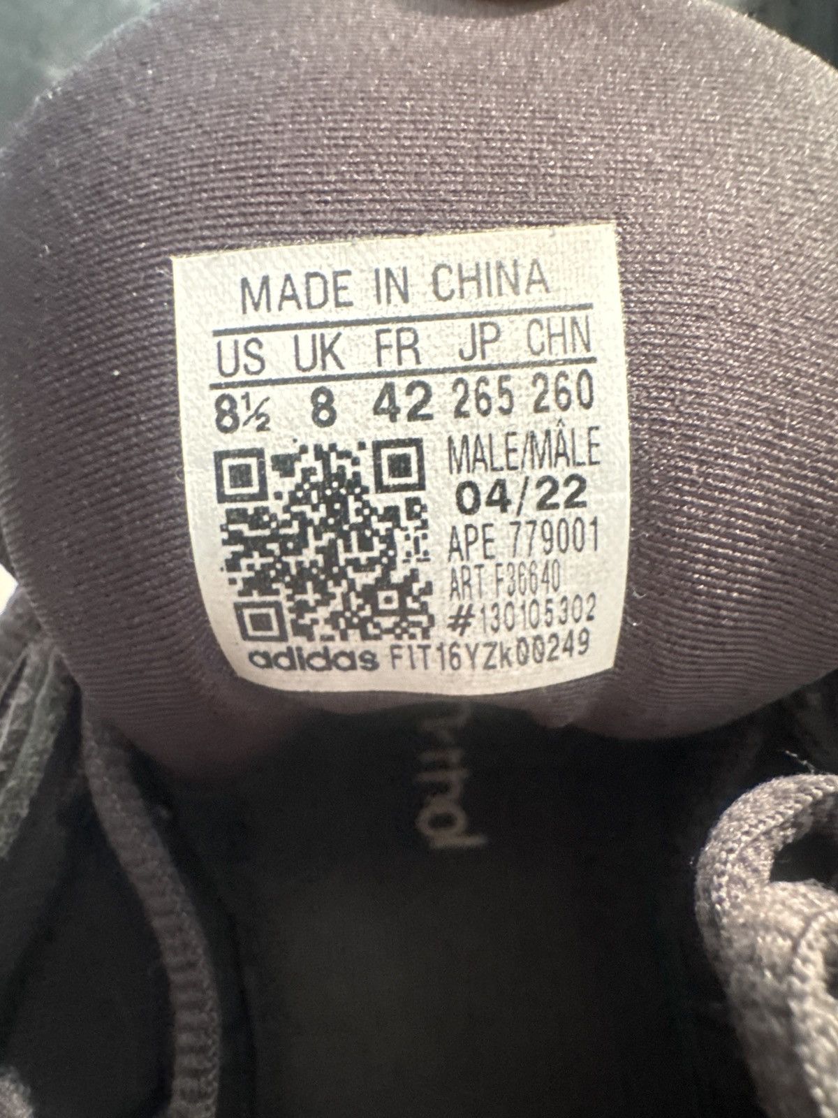 Adidas YEEZY 500 Size US 8.5 / EU 41-42 - 2 Thumbnail