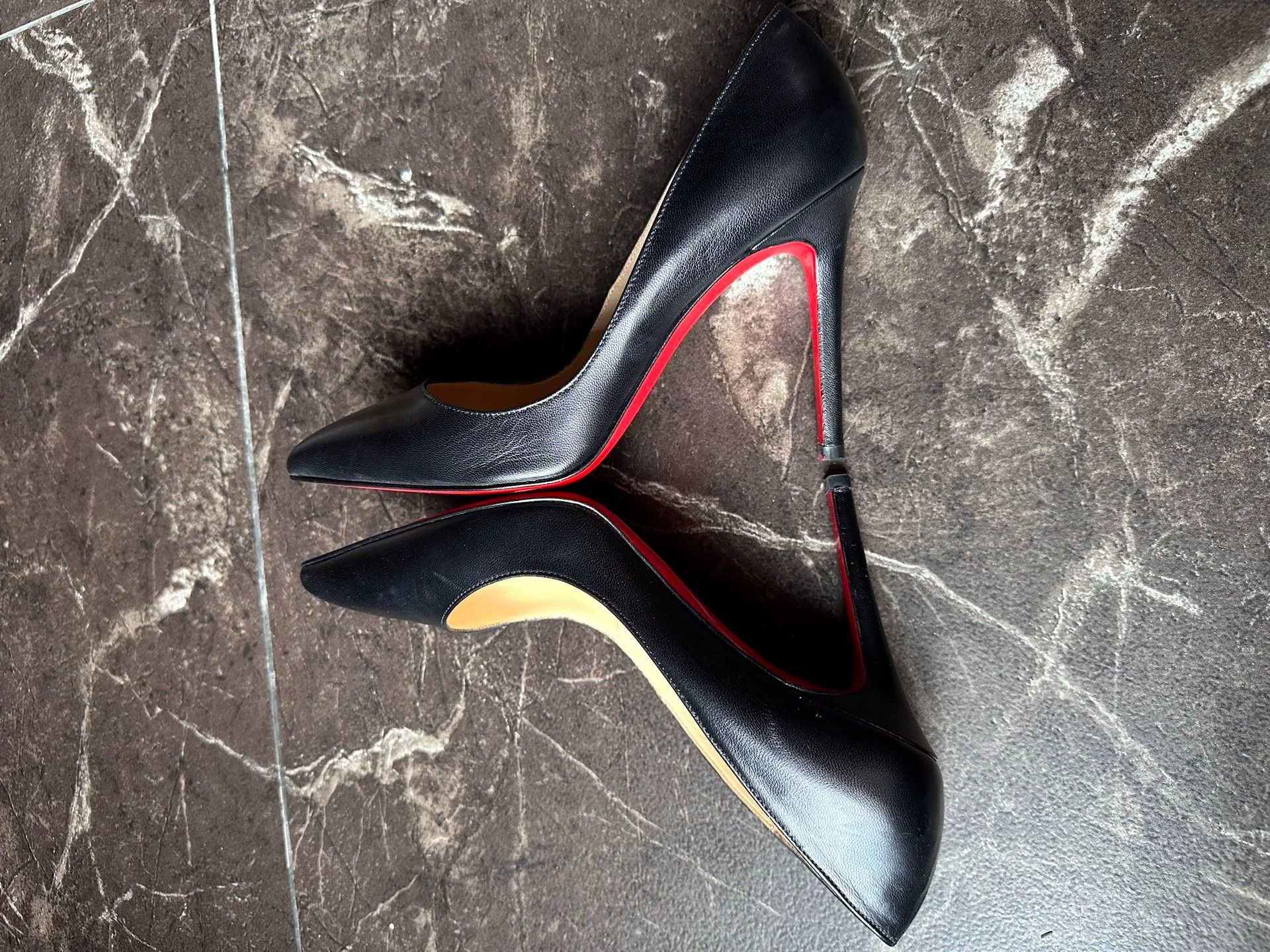 Christian Louboutin CL Red Sole Black Pumps 37.5 New W/Box & Dust Bag Size US 7 / IT 37 - 4 Thumbnail