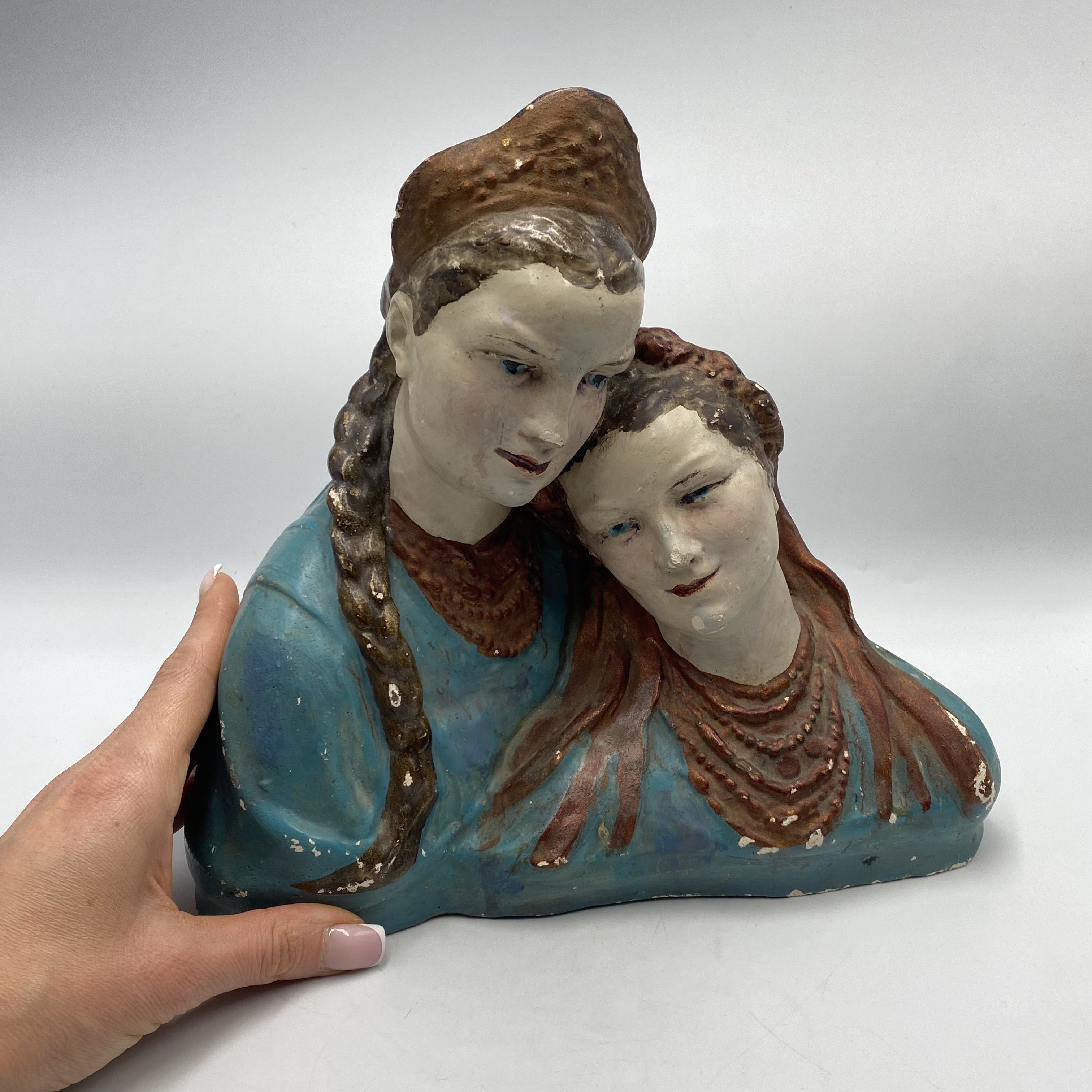 Vintage Vintage Handmade Gypsum Sculpture Sisters Ukrainian Folk Art Size ONE SIZE - 3 Thumbnail