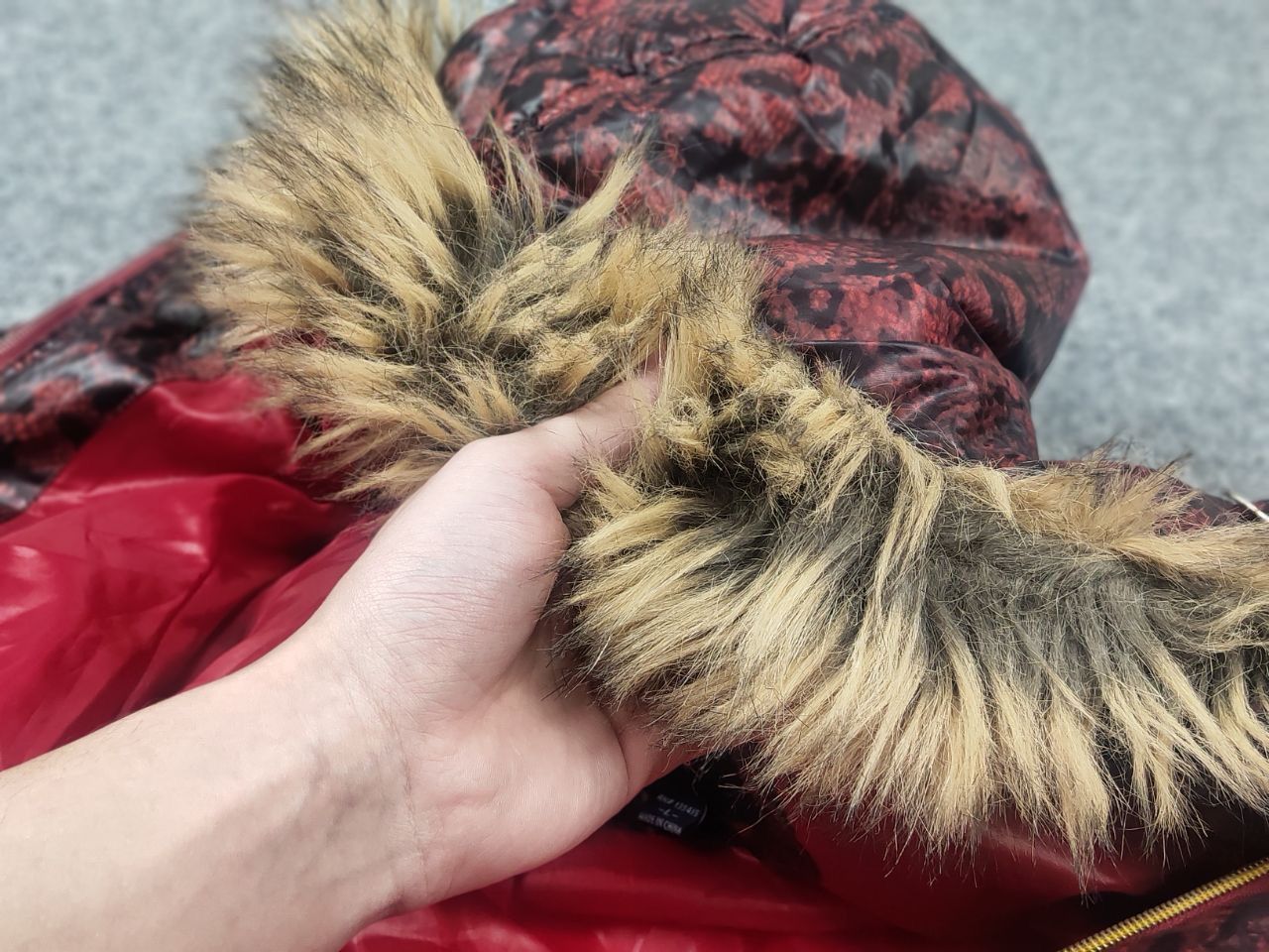 Rocawear Vintage Rocawear Y2K Style red pattern Fur Hoodie Jacket LGB Size L / US 10 / IT 46 - 23 Thumbnail