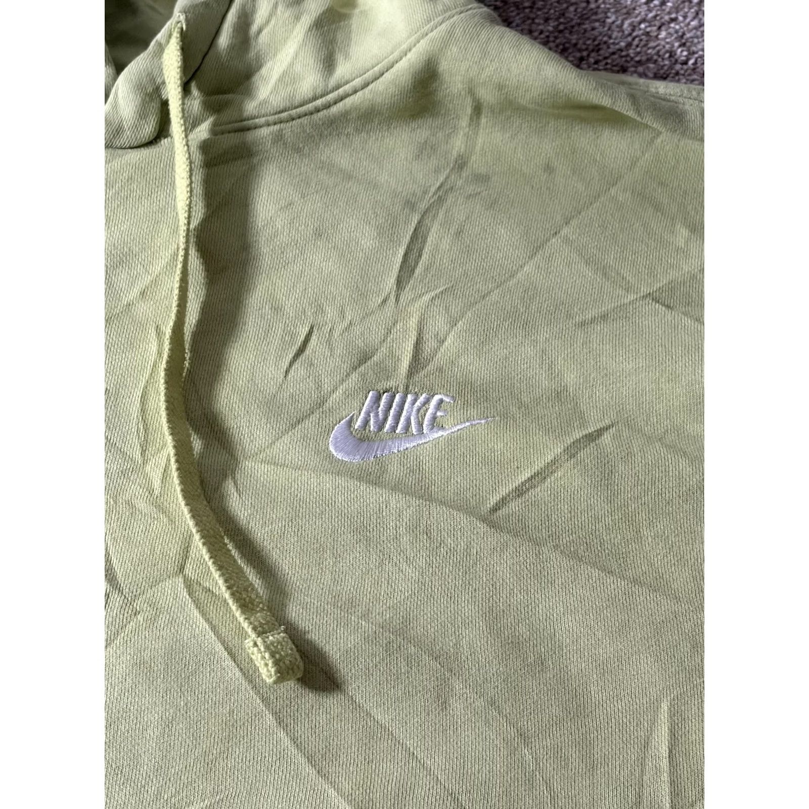 Nike Nike Club Fleece Hoodie LT Green Tall Pullover Swoosh Sweatshirt BV2654-352 Size US L / EU 52-54 / 3 - 2 Thumbnail