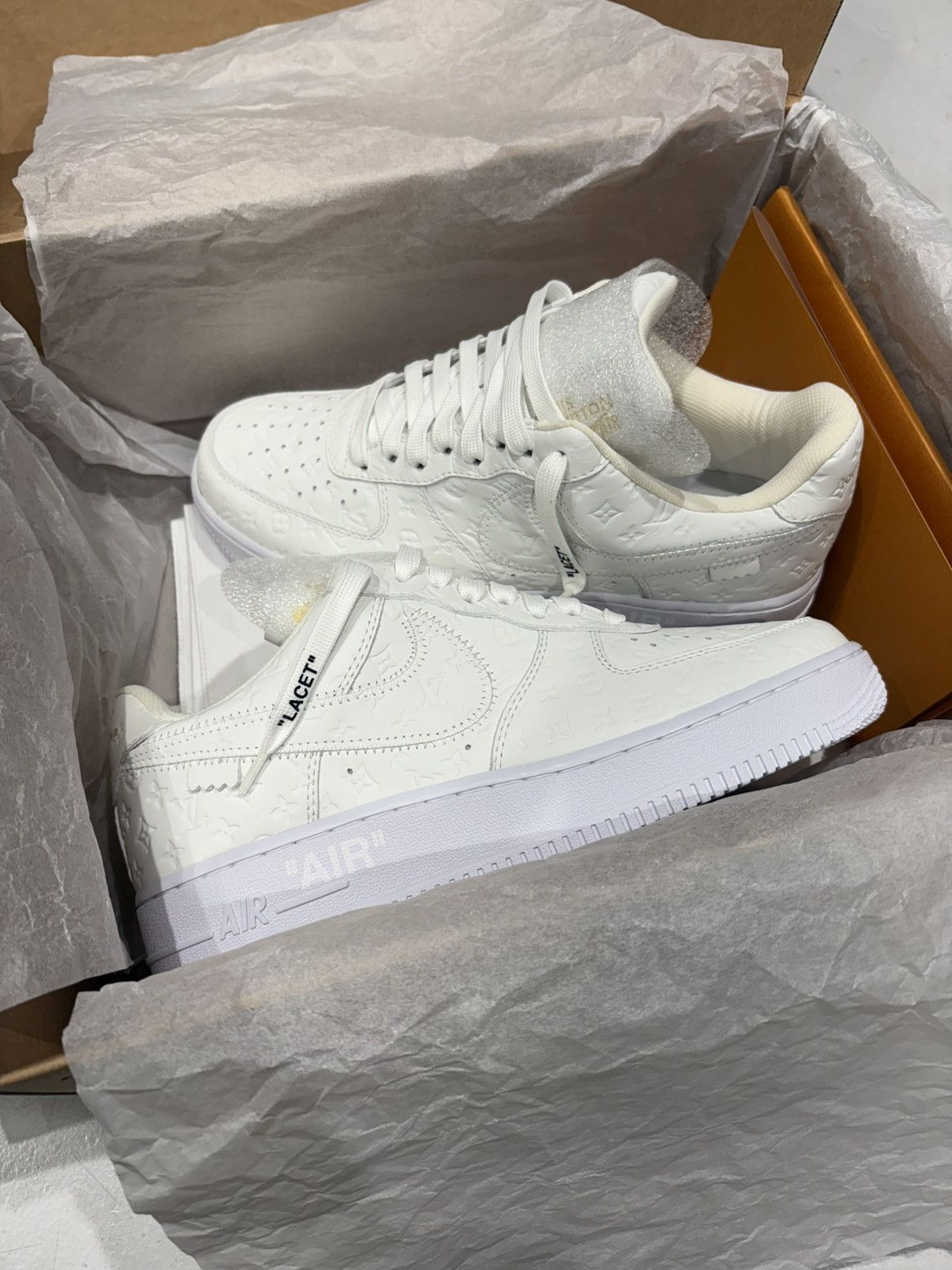 Louis Vuitton Louis Vuitton Nike Air Force One White Size US 7.5 / EU 40-41 - 1 Thumbnail