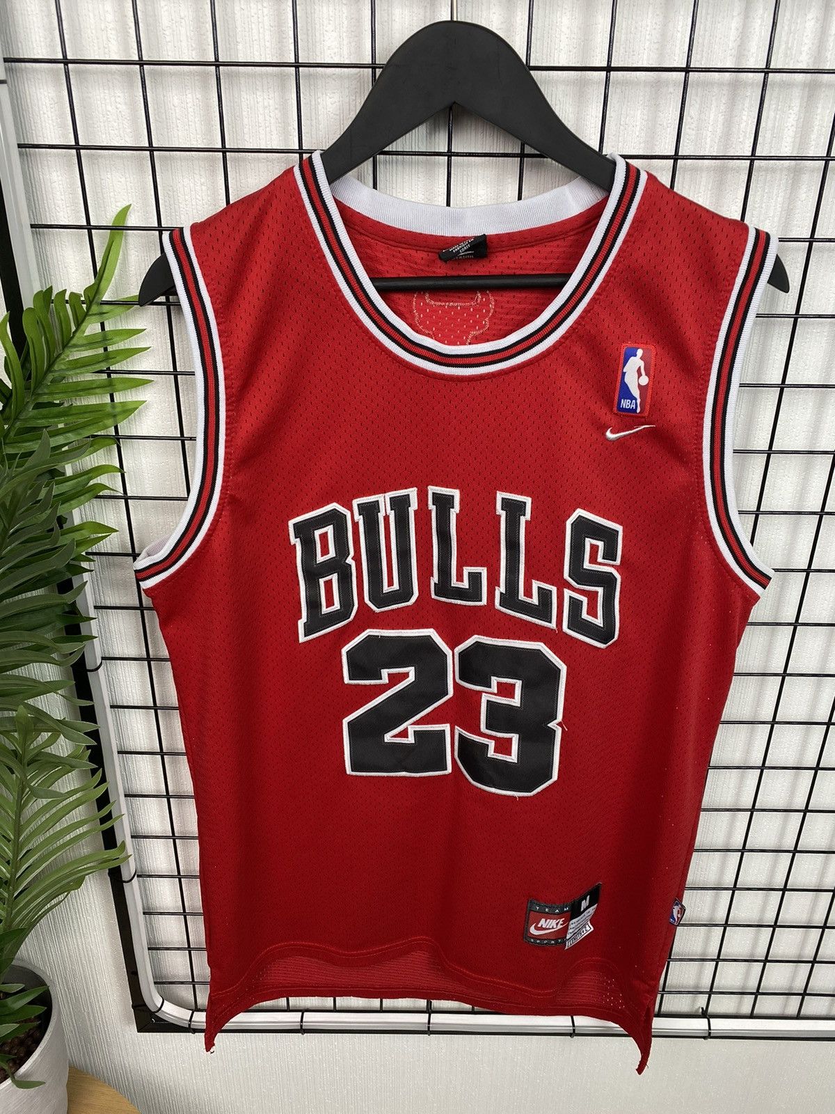 Jordan Brand × NBA × Nike Vintage Chicago Bulls #23 Michael Jordan Nike Jersey NBA Size US M / EU 48-50 / 2 - 3 Thumbnail