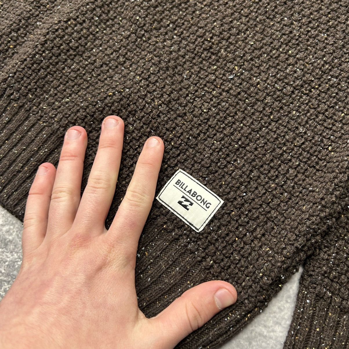 Billabong Mens Billabong small logo basic streetwear brown sweater Size US M / EU 48-50 / 2 - 4 Thumbnail