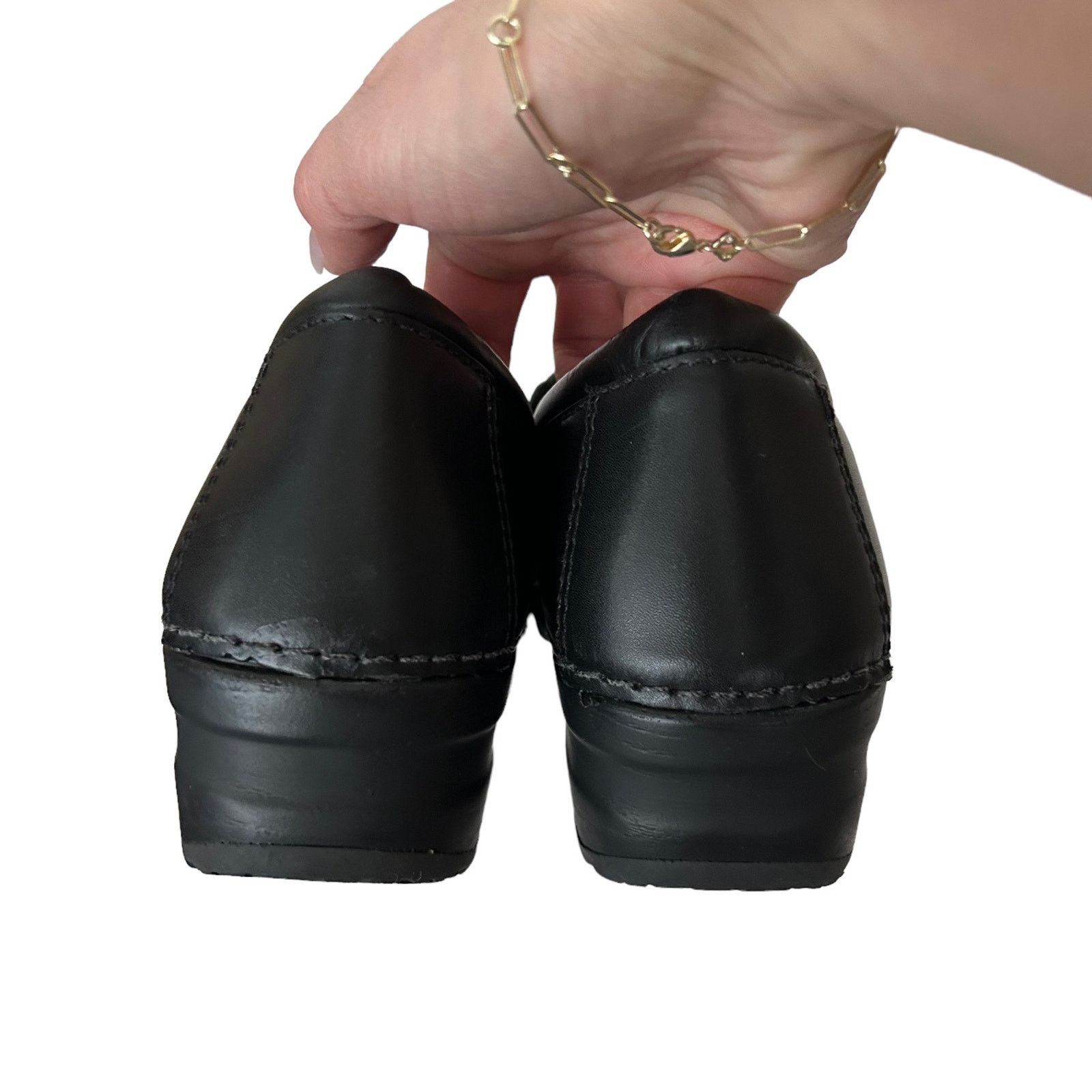 L.L. Bean LL Bean Black Leather Slip On Clogs Sz 7.5 Size US 7.5 / IT 37.5 - 5 Thumbnail