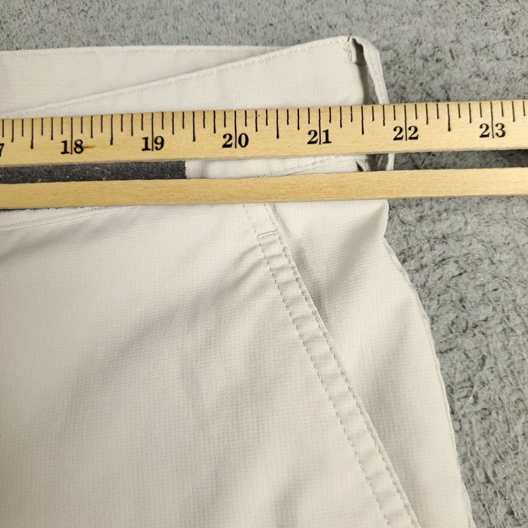 Nike Nike Shorts Mens Size 42 Beige Golf Dri Fit Casual Flat Front Chino logo pockets stretch zipper belt loops polyester front flat front chino shirt? Size US 42 / EU 58 - 4 Thumbnail