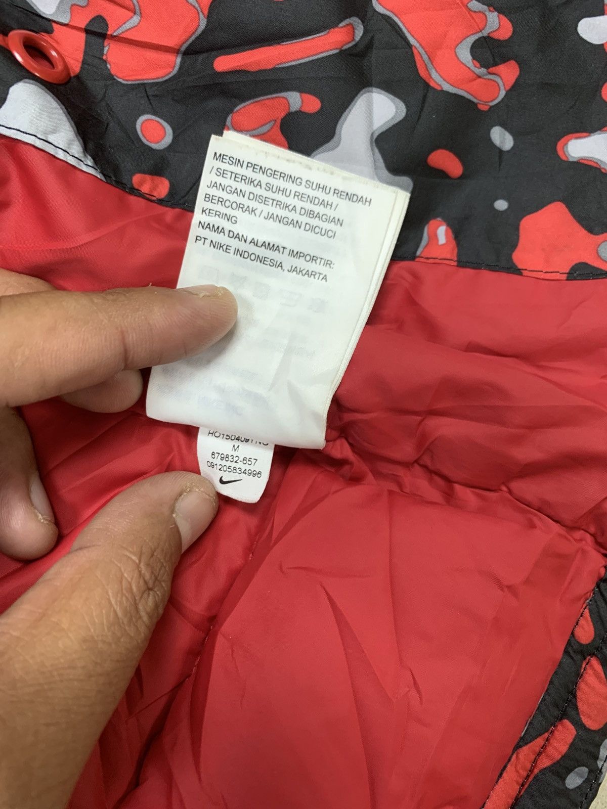 Nike Nike Red Camo Puffer Jacket Size US M / EU 48-50 / 2 - 17 Thumbnail