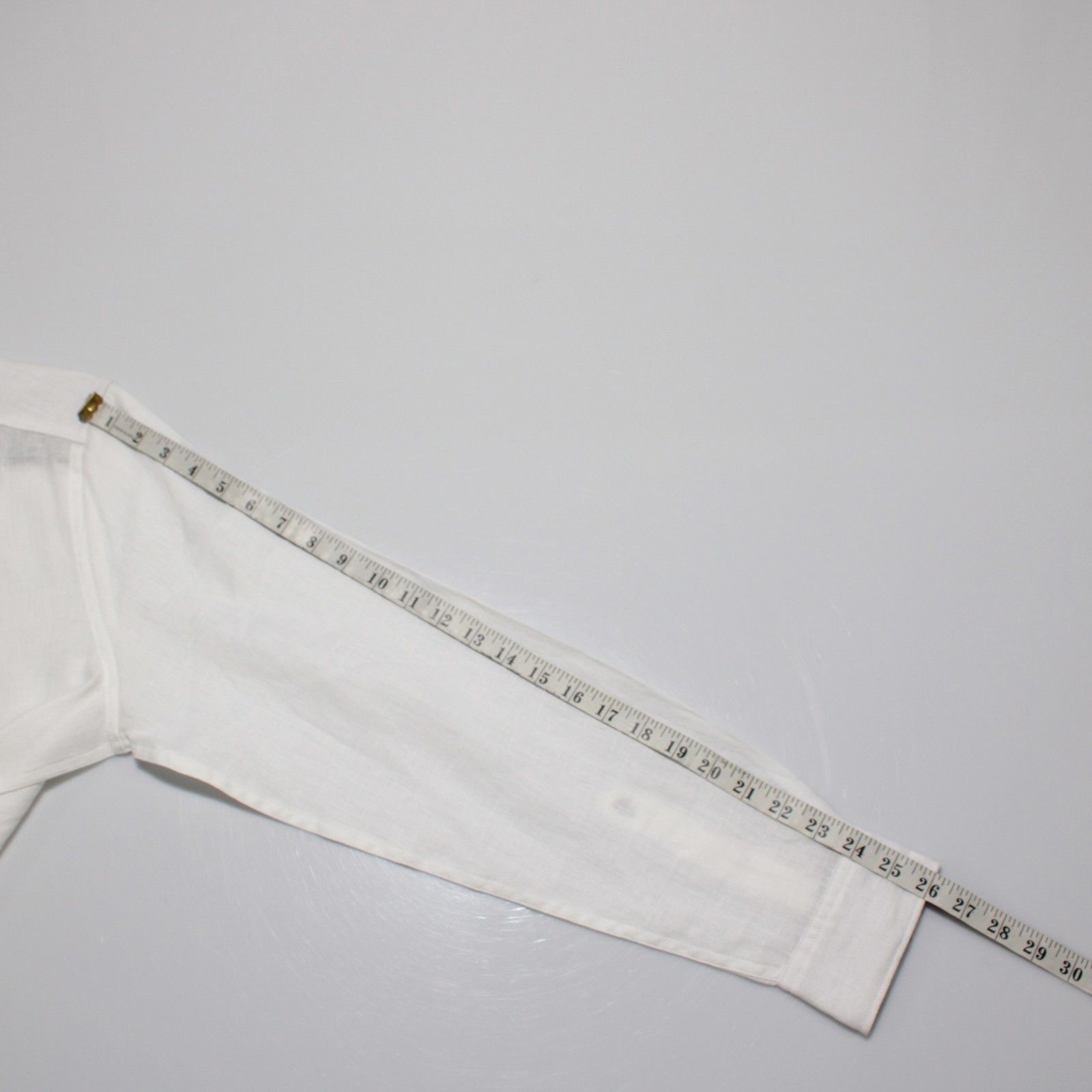Robert Graham Robert Graham New with tags Shirt Size M US In White Size US M / EU 48-50 / 2 - 8 Thumbnail
