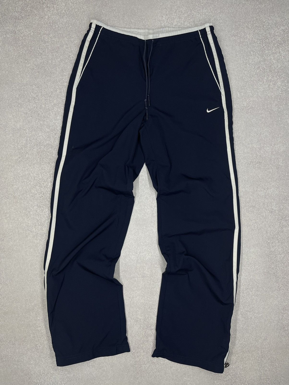 Nike Vintage Women Nike Nylon Pants Navy Drill Swoosh Y2K ACG TN Size 28" / US 6 / IT 42 - 2 Thumbnail