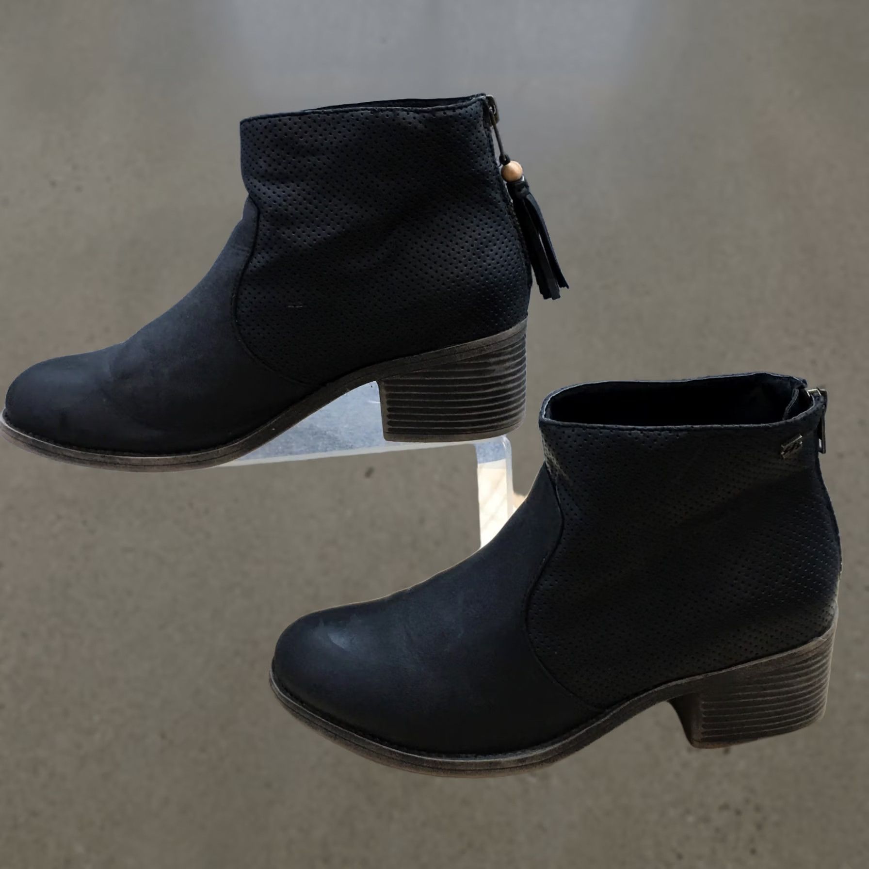 Billabong Billabong Boots Womens 8 Talia Casual Back Zip Ankle Bootie Black Faux Leather Size US 8 / IT 38 - 1 Thumbnail