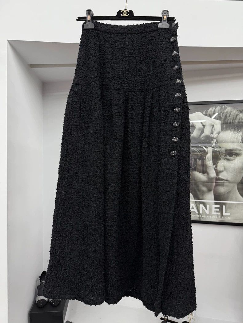 Chanel Chanel Black Side Crystal Button Skirt Size US 38 / EU 54 - 1 Thumbnail