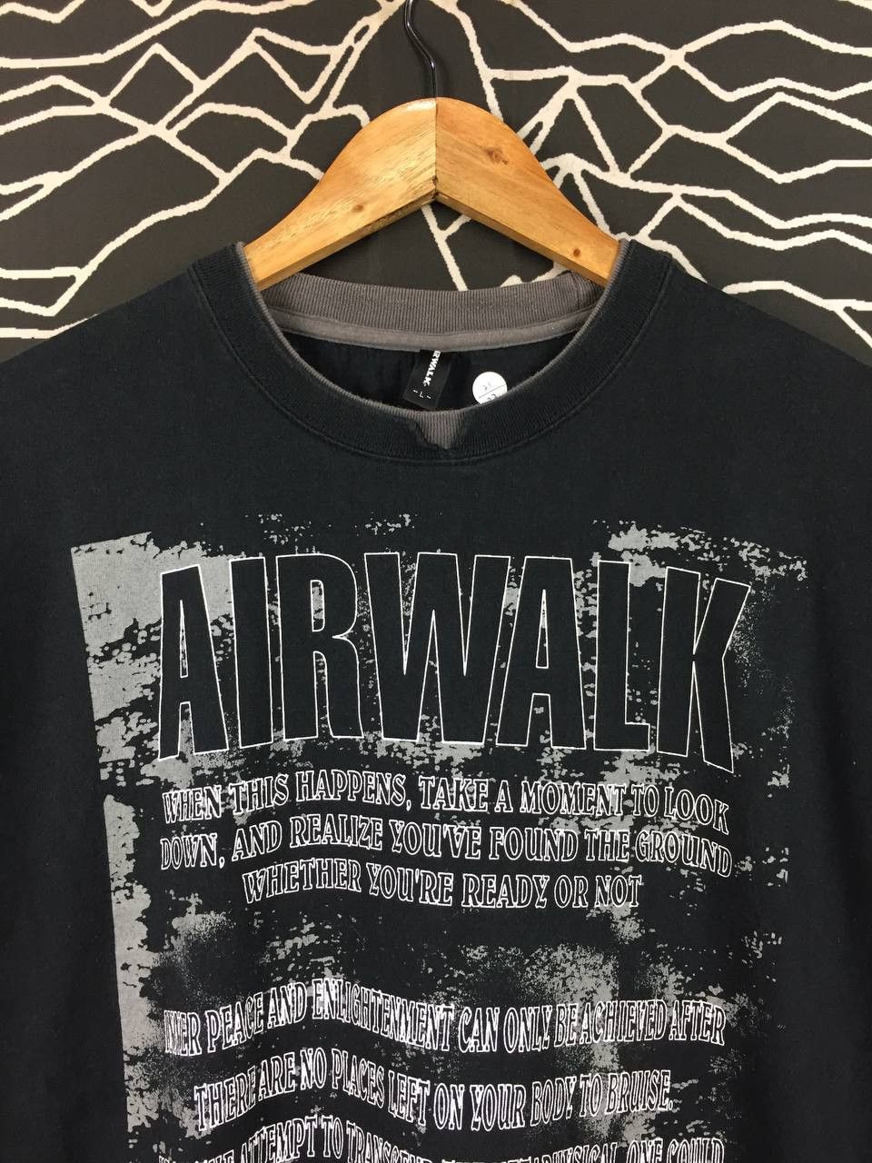 Airwalk Vtg Airwalk Found The Ground Quote Skate Streetwear Tee Size US L / EU 52-54 / 3 - 3 Thumbnail