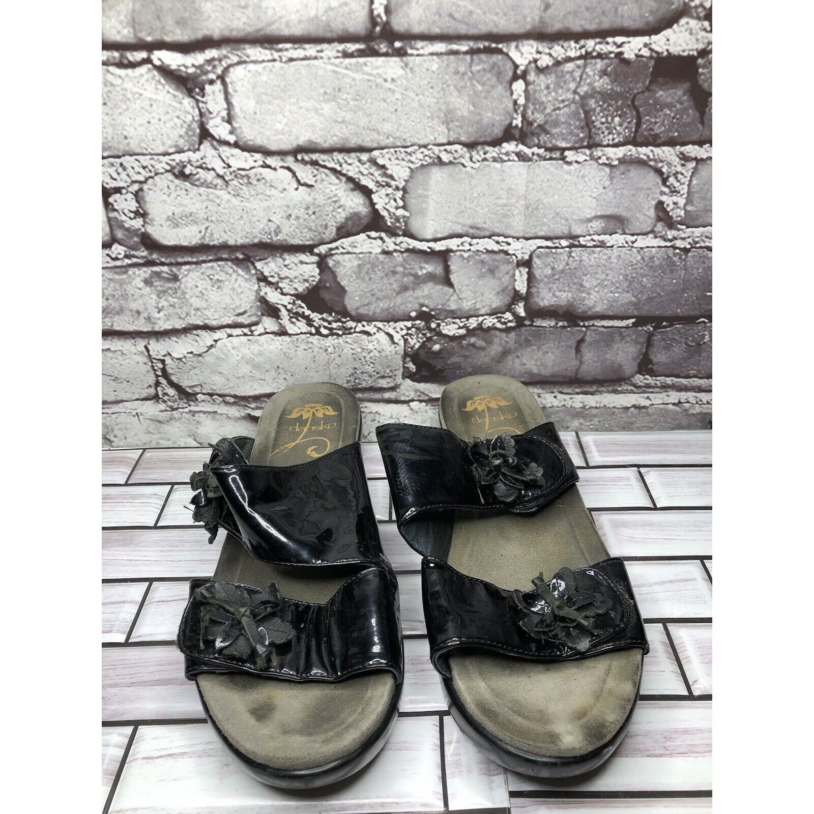Other Dansko Black Patent Leather Flower Wedge Slip On Slides Sand Size US 10.5 / IT 40.5 - 11 Thumbnail