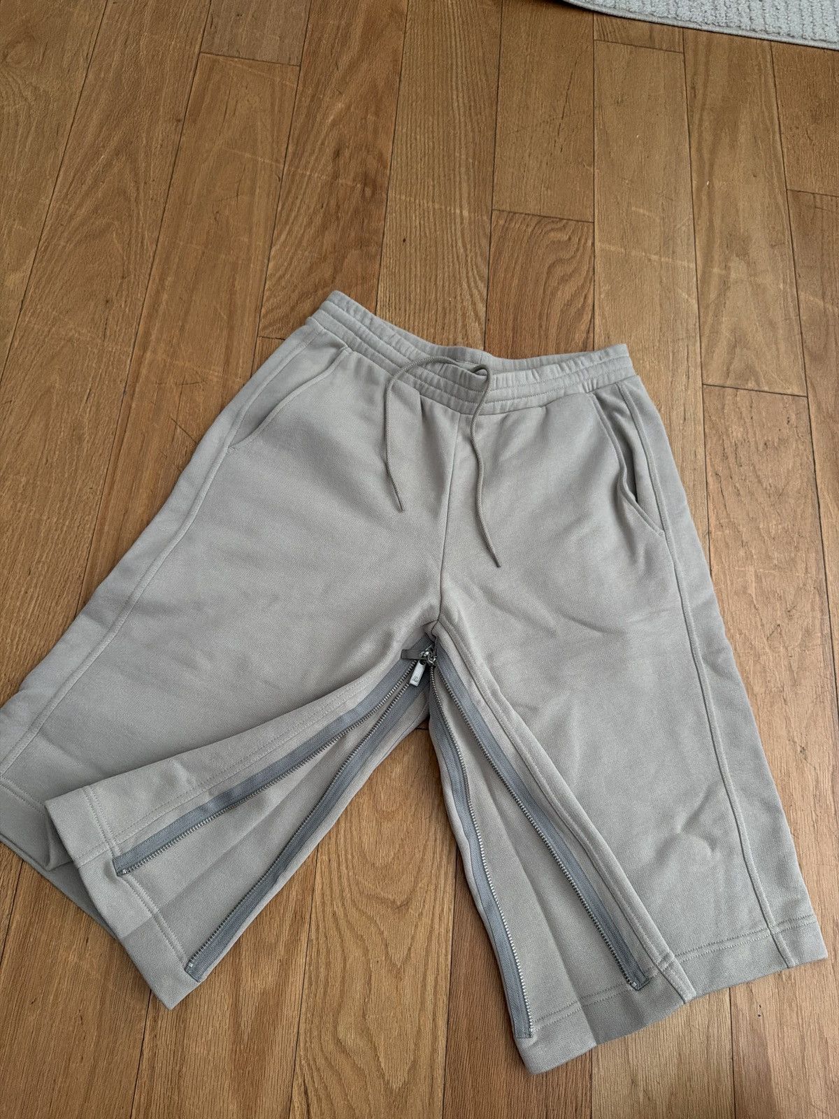 Helmut Lang Helmut lang zipper wide shorts small Size US 28 / EU 44 - 1 Thumbnail