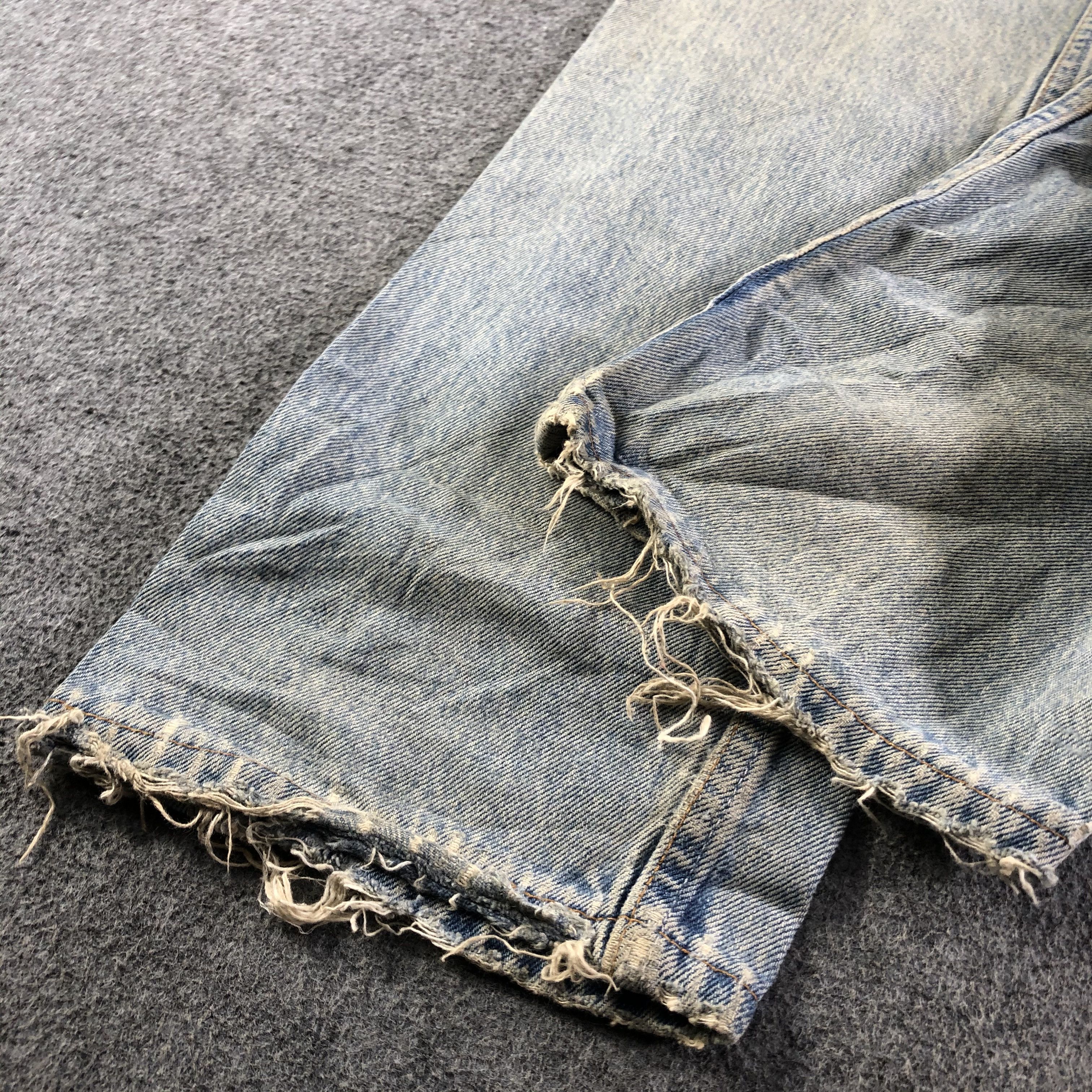 Levi's Vintage 90s Light Wash Levis 501 Jeans-J4036 Size US 32 / EU 48 - 6 Thumbnail